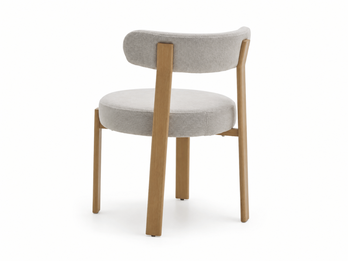 Lot de 4 chaises Odéon – assise ronde, dossier enveloppant & pieds effet bois
