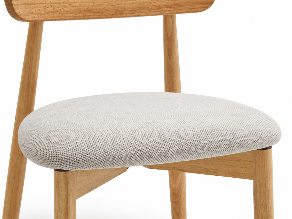 Lot de 4 chaises Varenne – bois clair, tissu doux et lignes élégantes