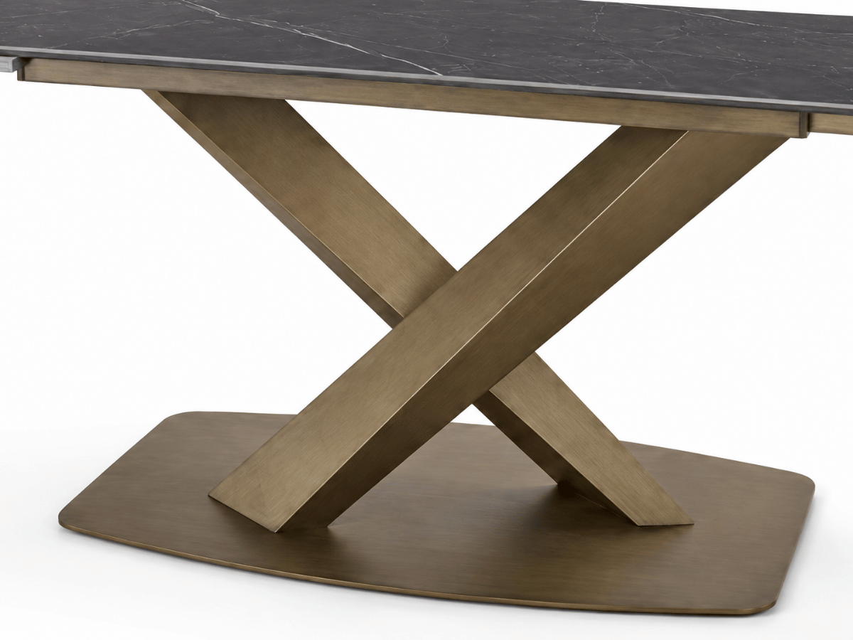 Table à manger extensible AUREA – Céramique effet marbre noir & pied croisé doré – 180/260 x 90 cm