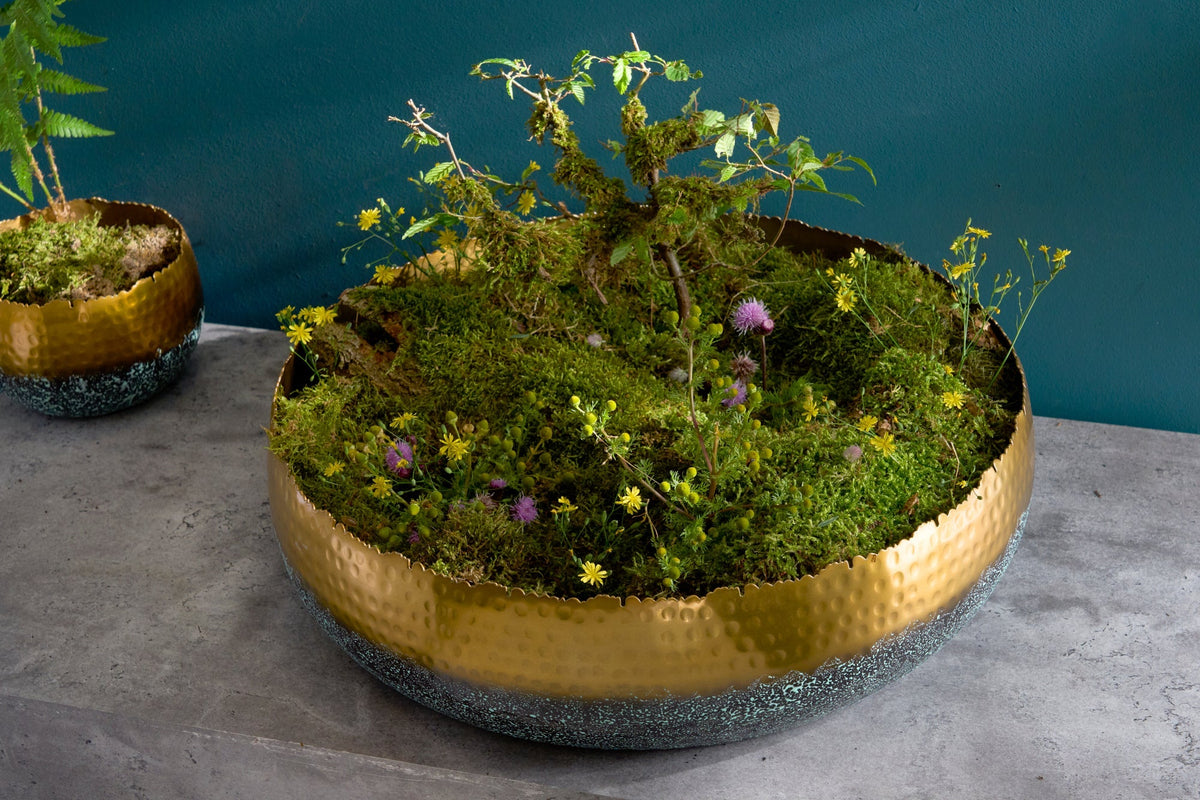 Bol décoratif artisanal ORIENT 52 cm doré avec patine au design classique martelé