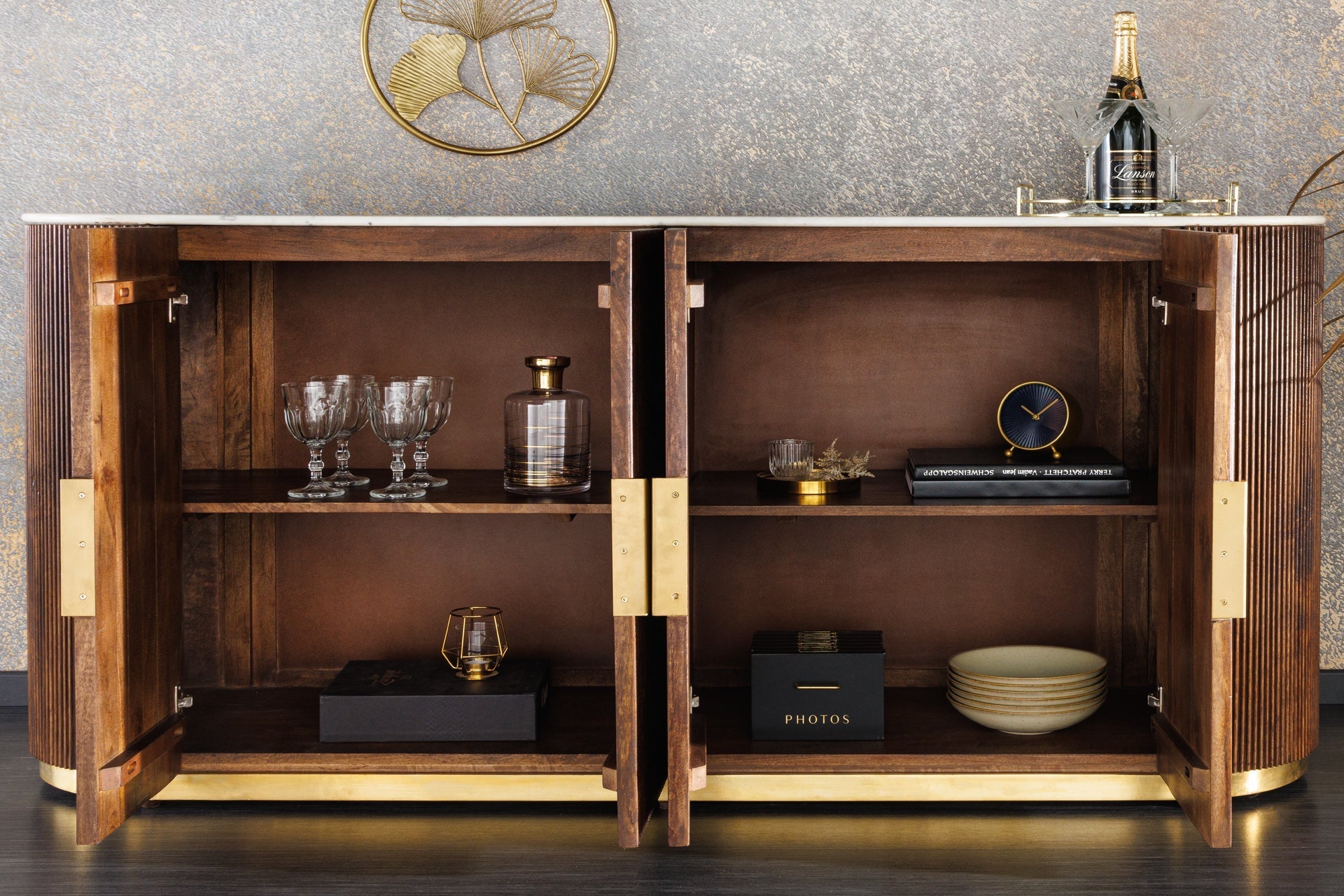 Buffet design GATSBY 170cm bois de manguier marron doré dessus marbre blanc