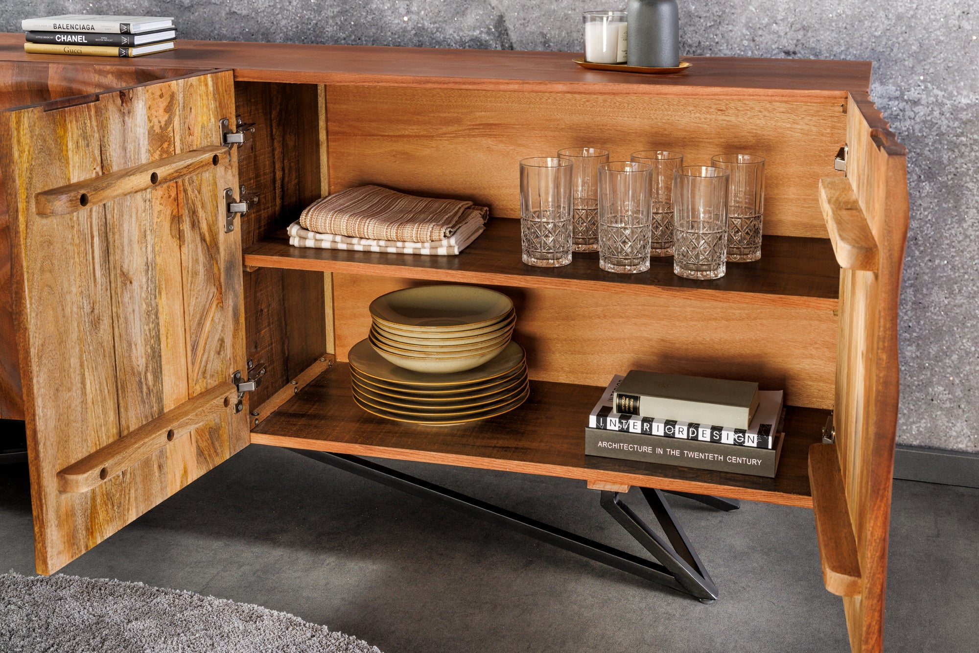 Buffet design ZEN 180cm en bois de manguier marron avec sculptures 3D structure en métal noir fait main