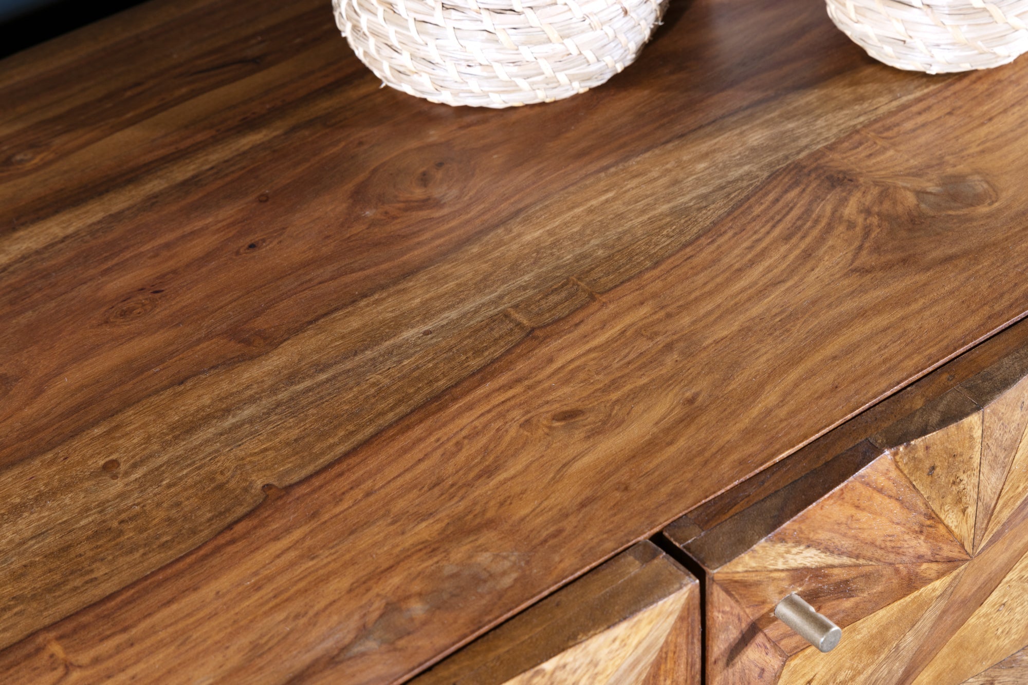 Buffet en bois massif ALPINE 145cm marron finition pierre Sheesham métal doré mat