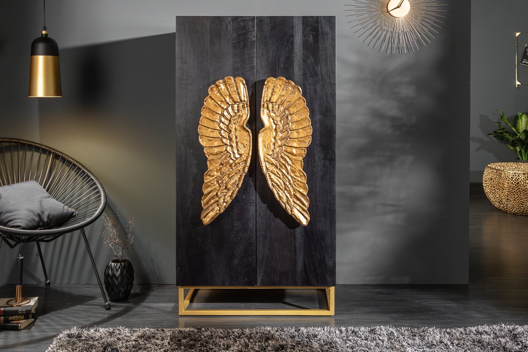 Buffet extravagant ANGEL 140cm en bois de manguier noir avec ailes dorées