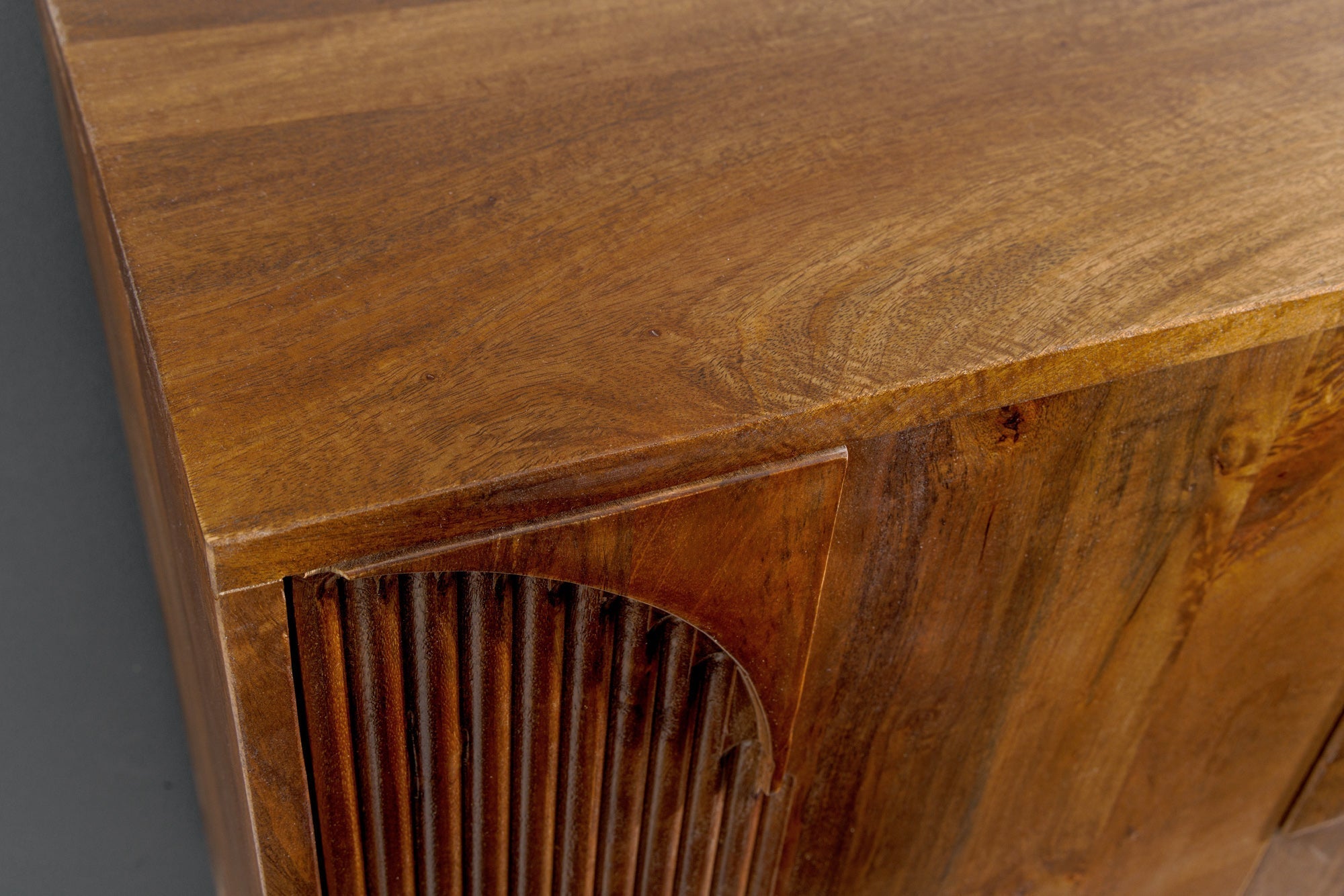Buffet massif ART DECO 170cm marron fumé manguier façade 3D