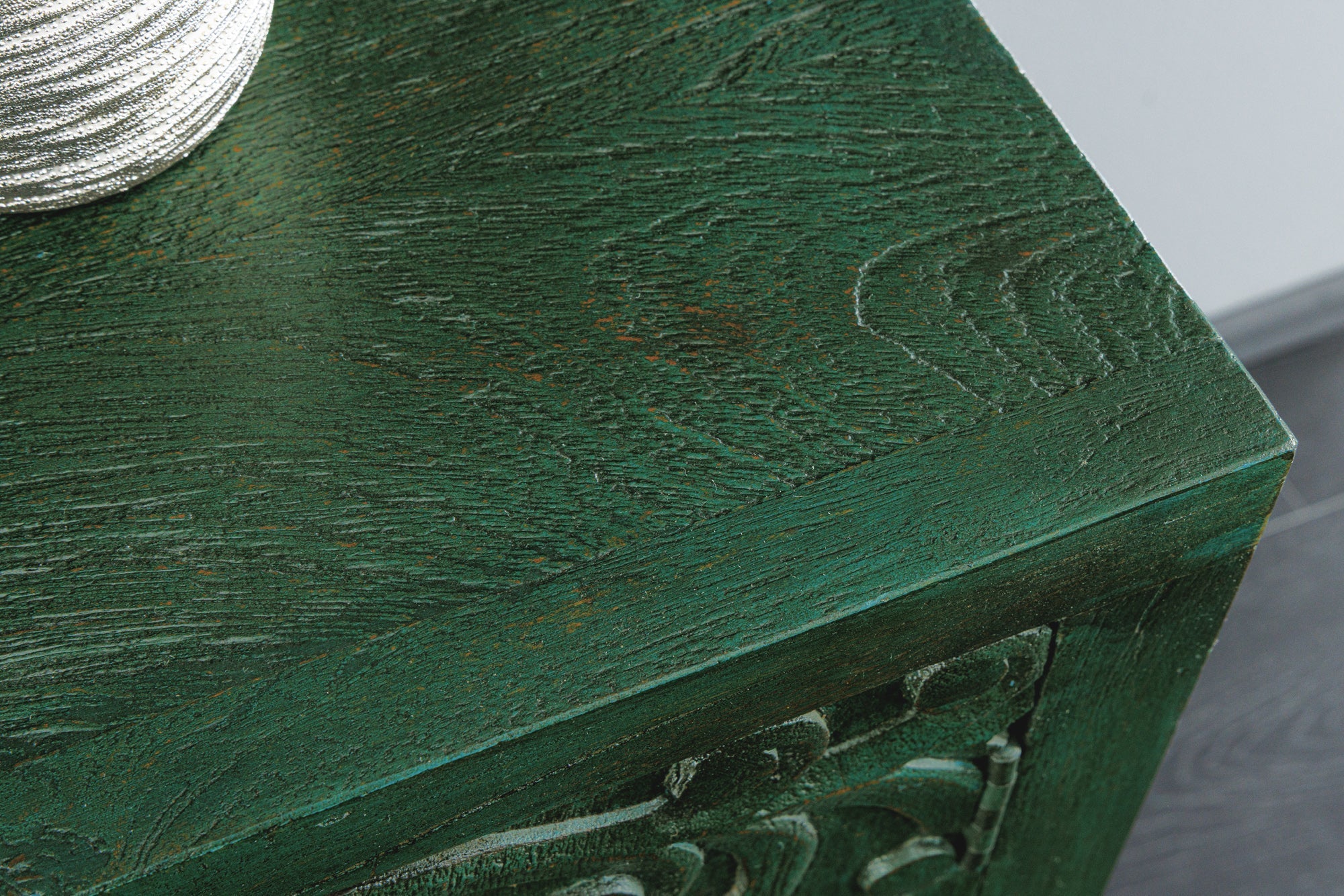 Buffet massif PEACOCK 175cm en bois de manguier vert antique sculpture 3D design paon