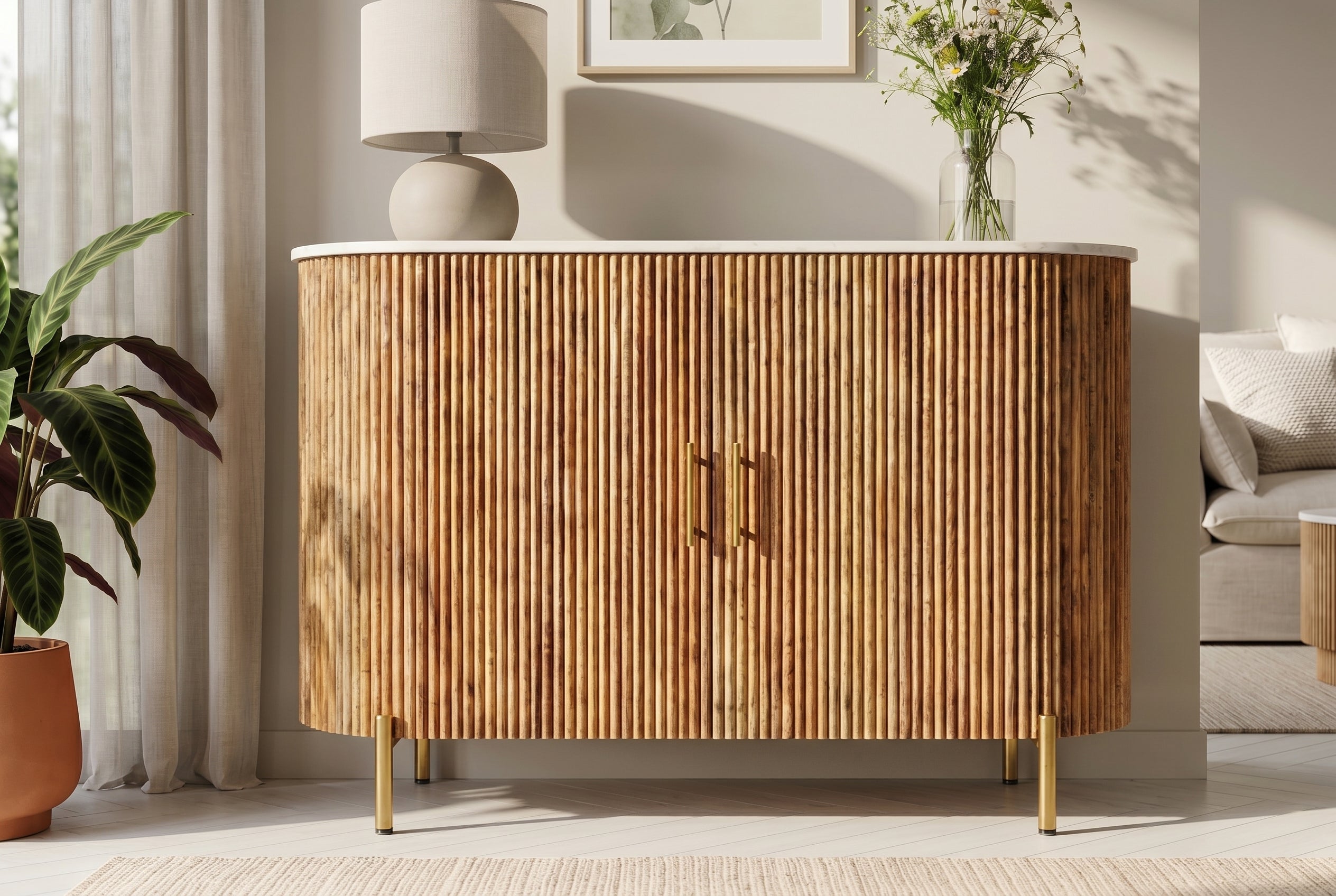 Buffet massif TRES CHIC 105cm bois de manguier naturel marbre blanc métal doré