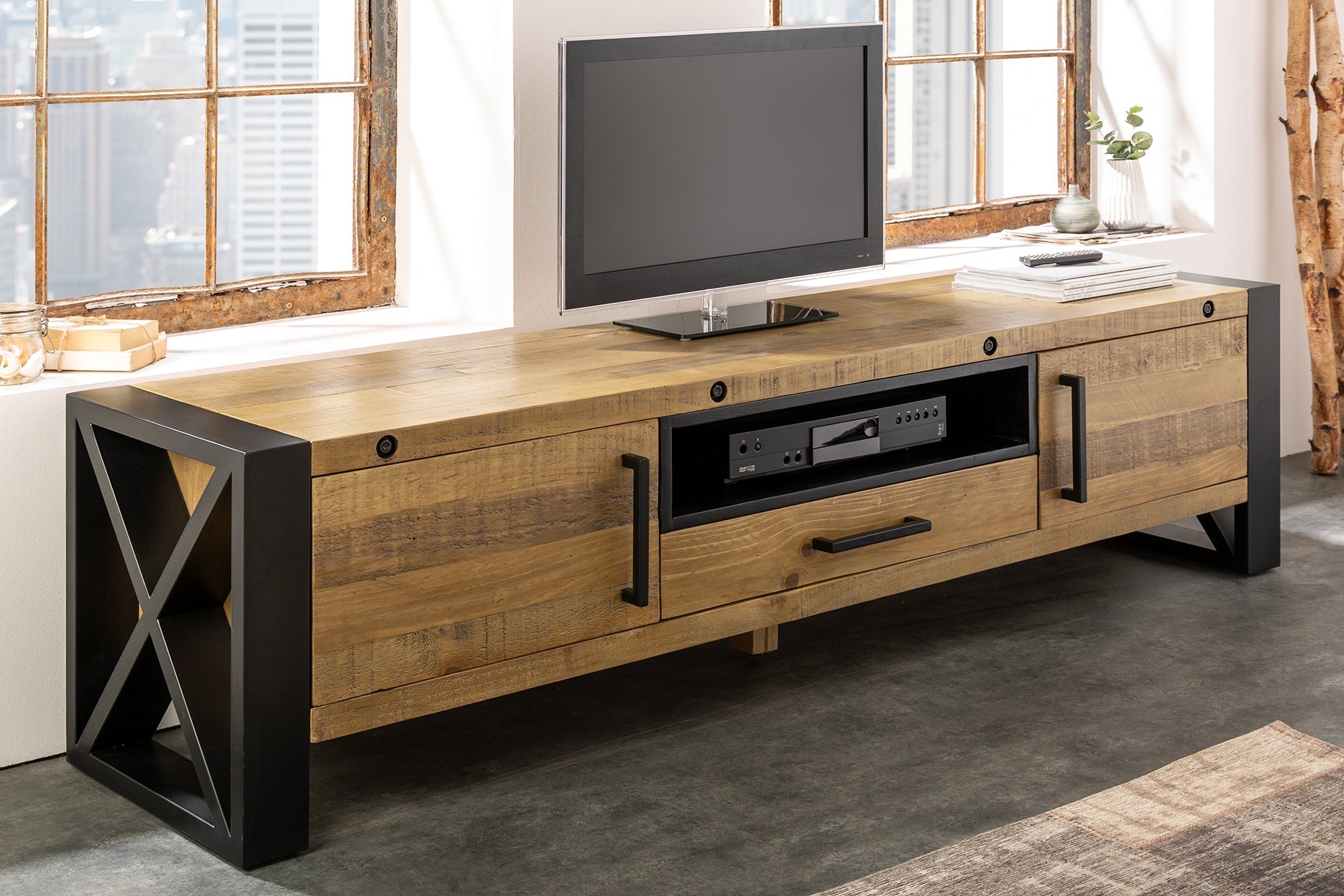 Buffet TV massif THOR 200cm en bois de pin recyclé au design industriel