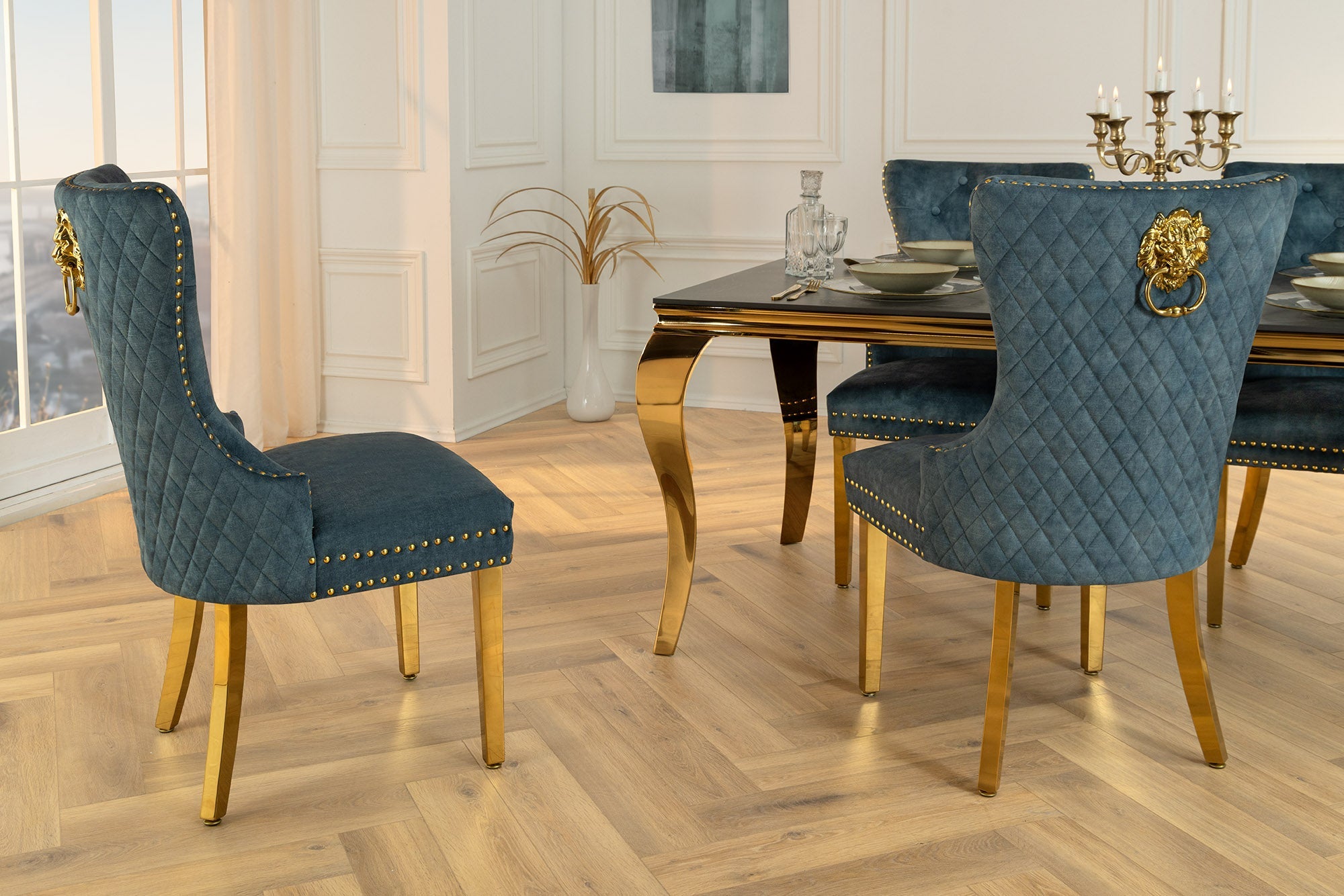 Lote de 2x sillas barrocas CASTLE DELUXE terciopelo azul acero inoxidable oro con cabeza de león Chesterfield