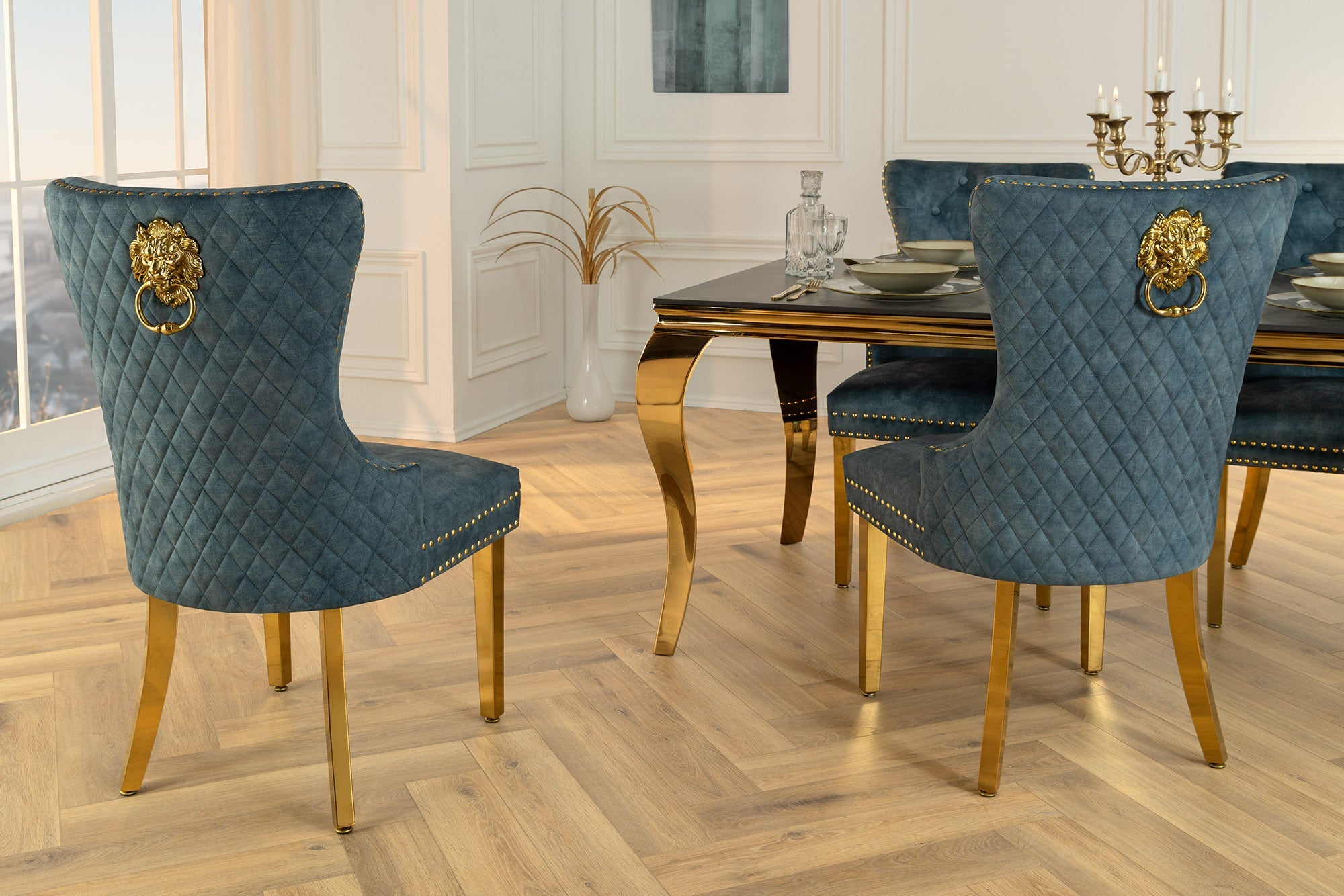 Lote de 2x sillas barrocas CASTLE DELUXE terciopelo azul acero inoxidable oro con cabeza de león Chesterfield