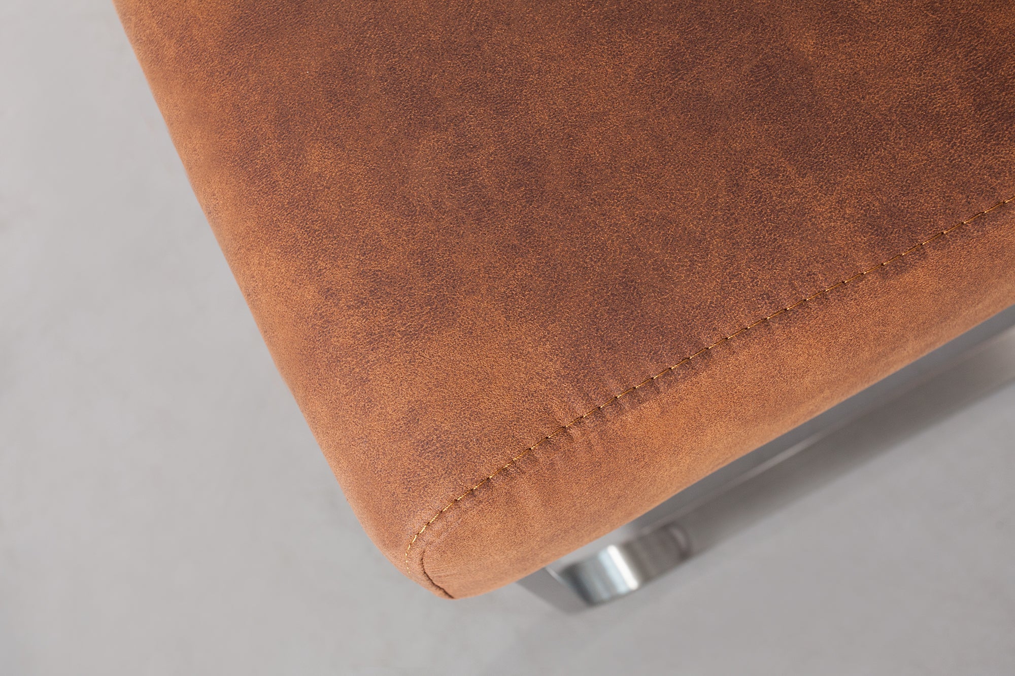Lote de 2 sillas basculantes de diseño COMFORT de color marrón claro con estructura de acero inoxidable