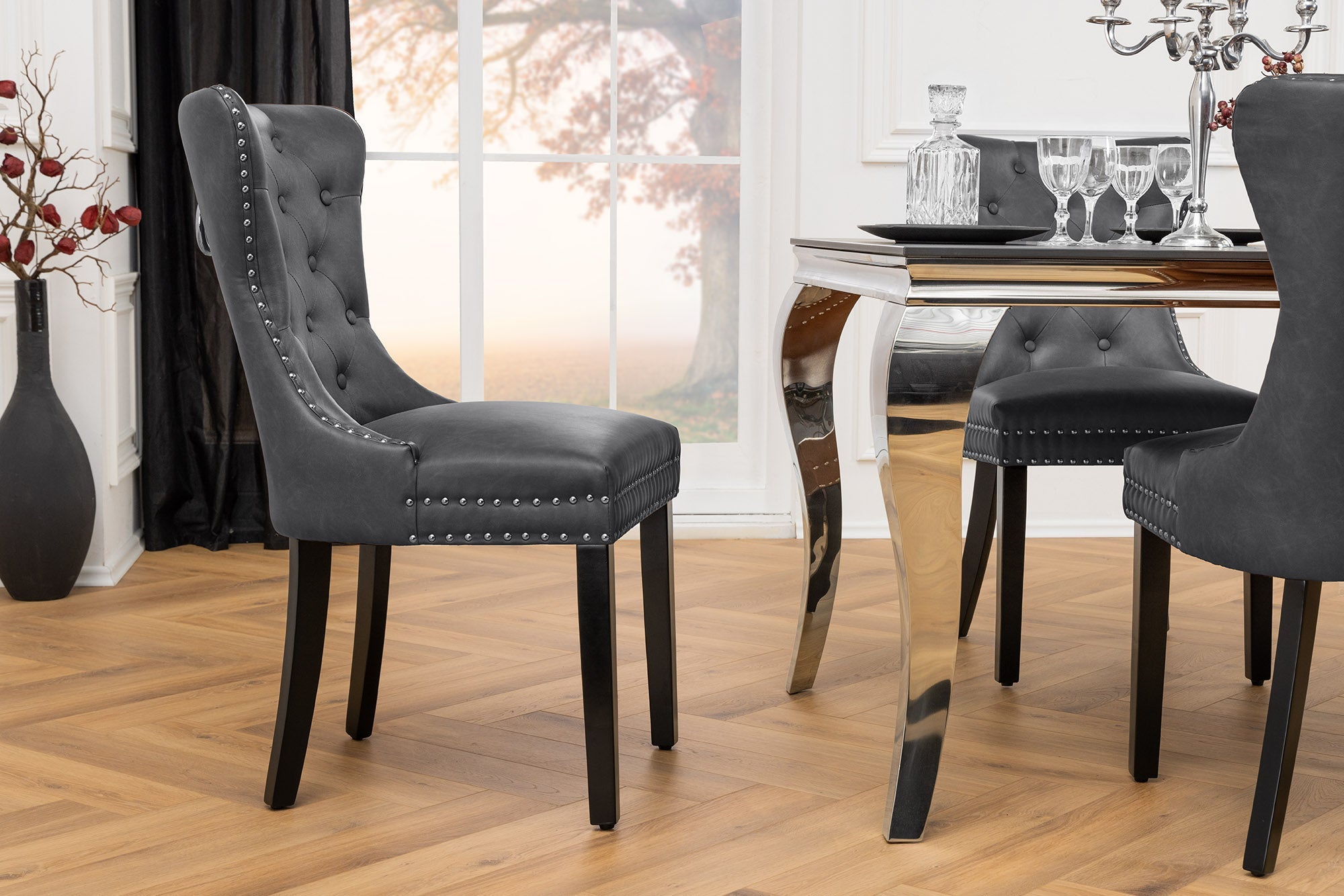 Lot 2x Chaises Chesterfield CASTLE en similicuir noir et bois massif avec poignée confort
