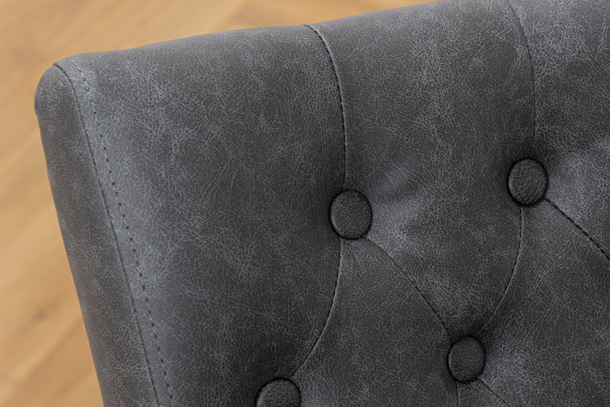 Juego de 2 sillones CASTLE Chesterfield de polipiel negra con remaches decorativos de madera de caucho