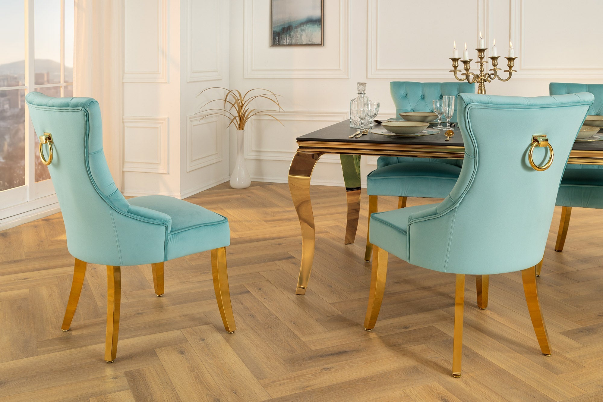 Lote de 2 sillones Chesterfield de terciopelo azul CASTLE con patas de acero inoxidable dorado y cómoda empuñadura