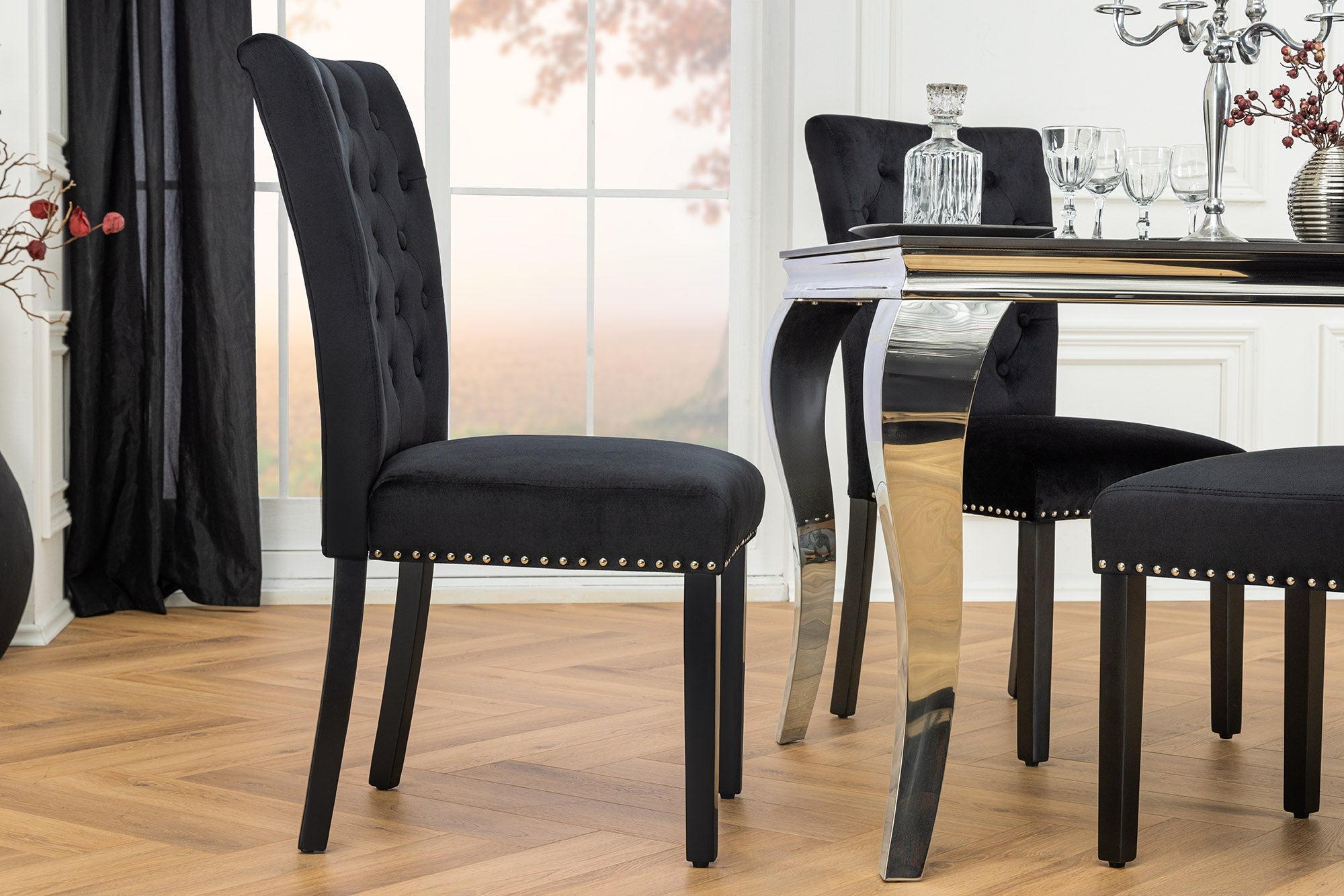 Lote de 2x sillones CASTLE Chesterfield terciopelo negro madera de caucho remaches decorativos