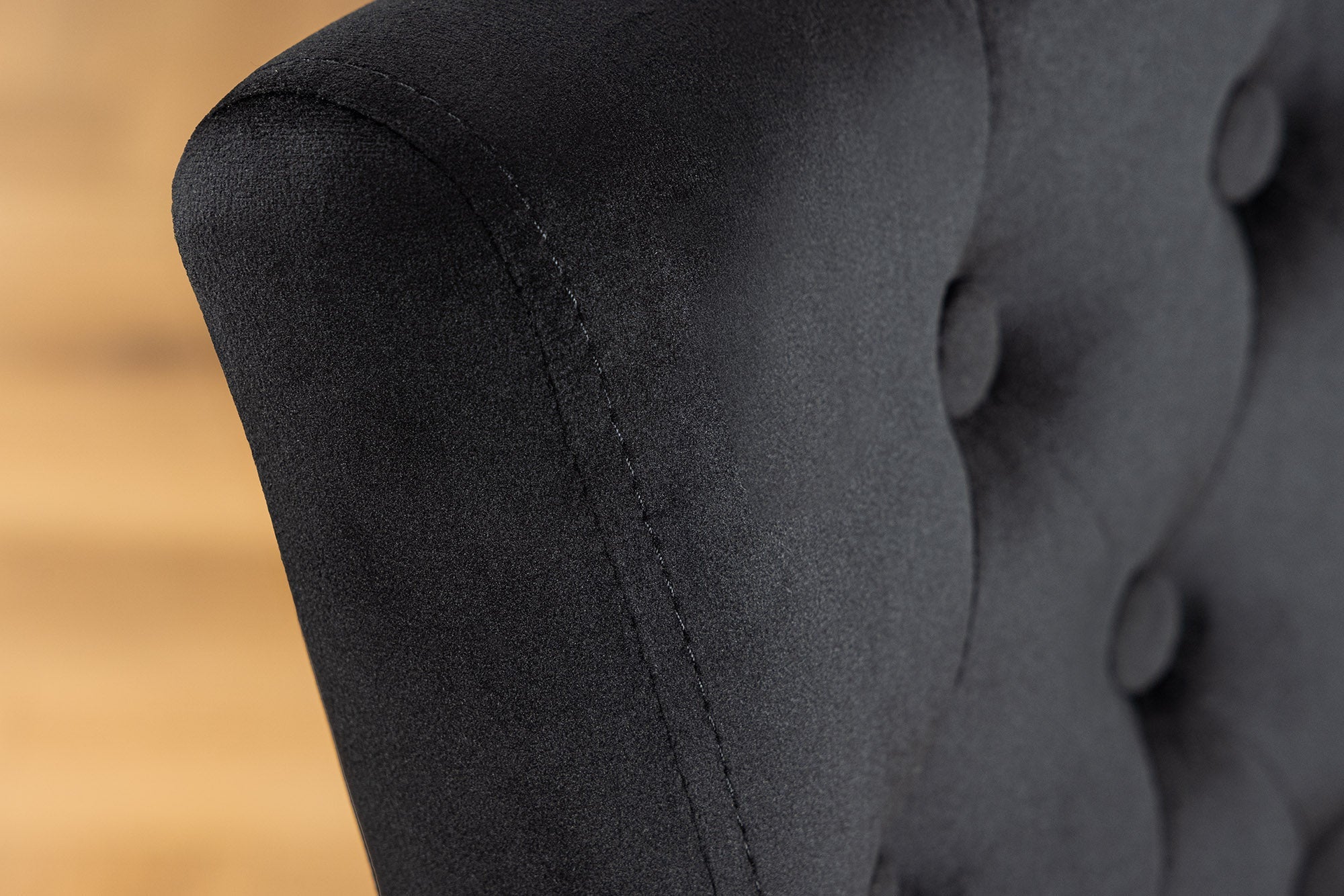 Lote de 2x sillones CASTLE Chesterfield terciopelo negro madera de caucho remaches decorativos