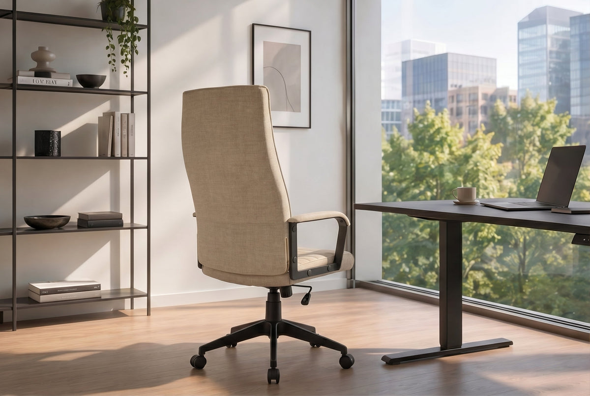 Chaise de bureau réglable en hauteur LAZIO beige Vogue velours pivotante à roulettes