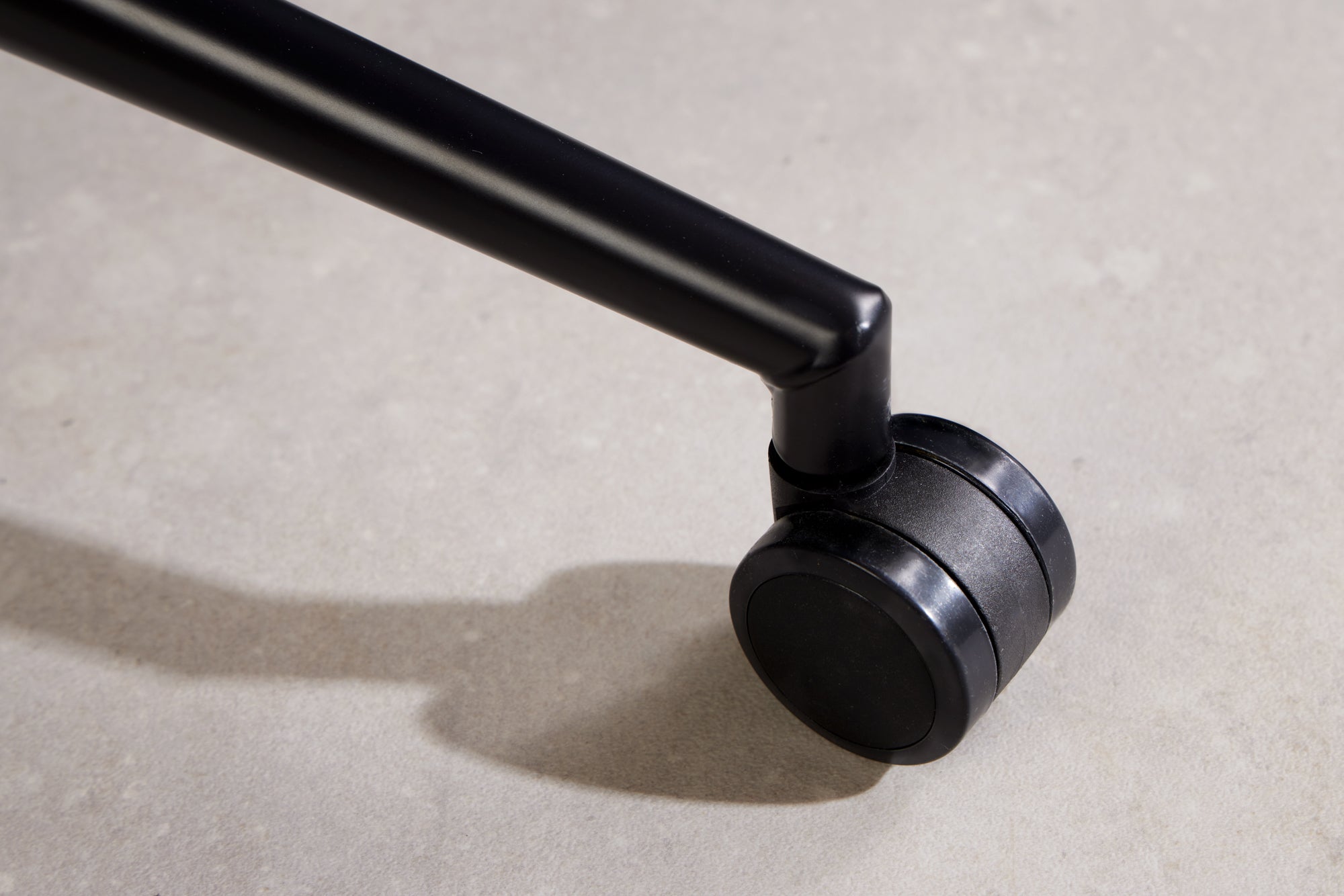 Lot de 2x chaises de bureau réglable en hauteur PARIS velours jaune moutarde accoudoirs noirs chaise pivotante