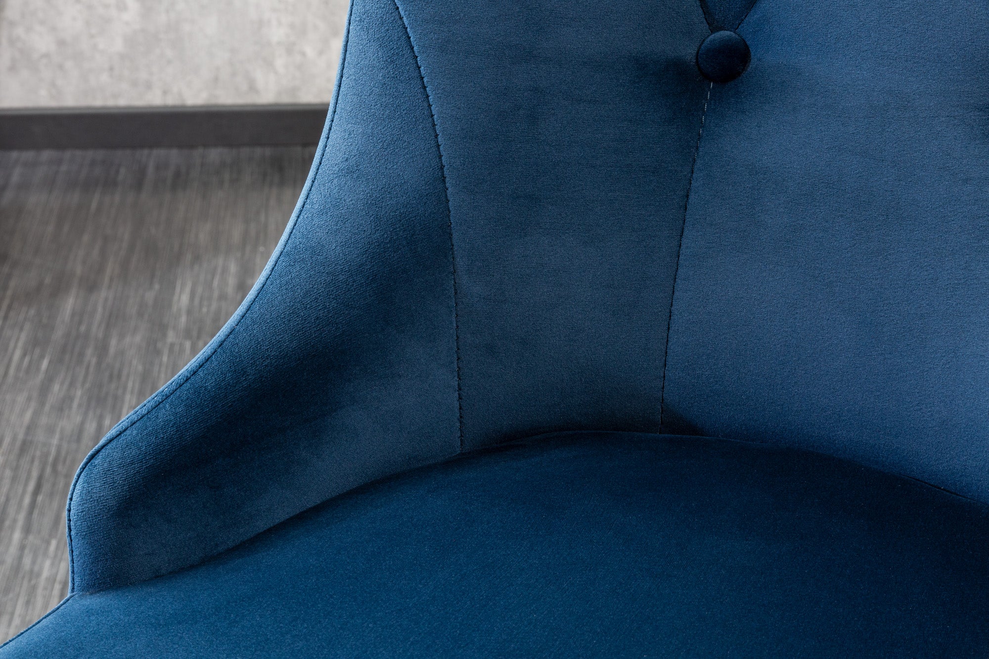 Juego de 2x sillas de diseño BARROCO MODERNO en terciopelo azul real con cabeza de león plateada