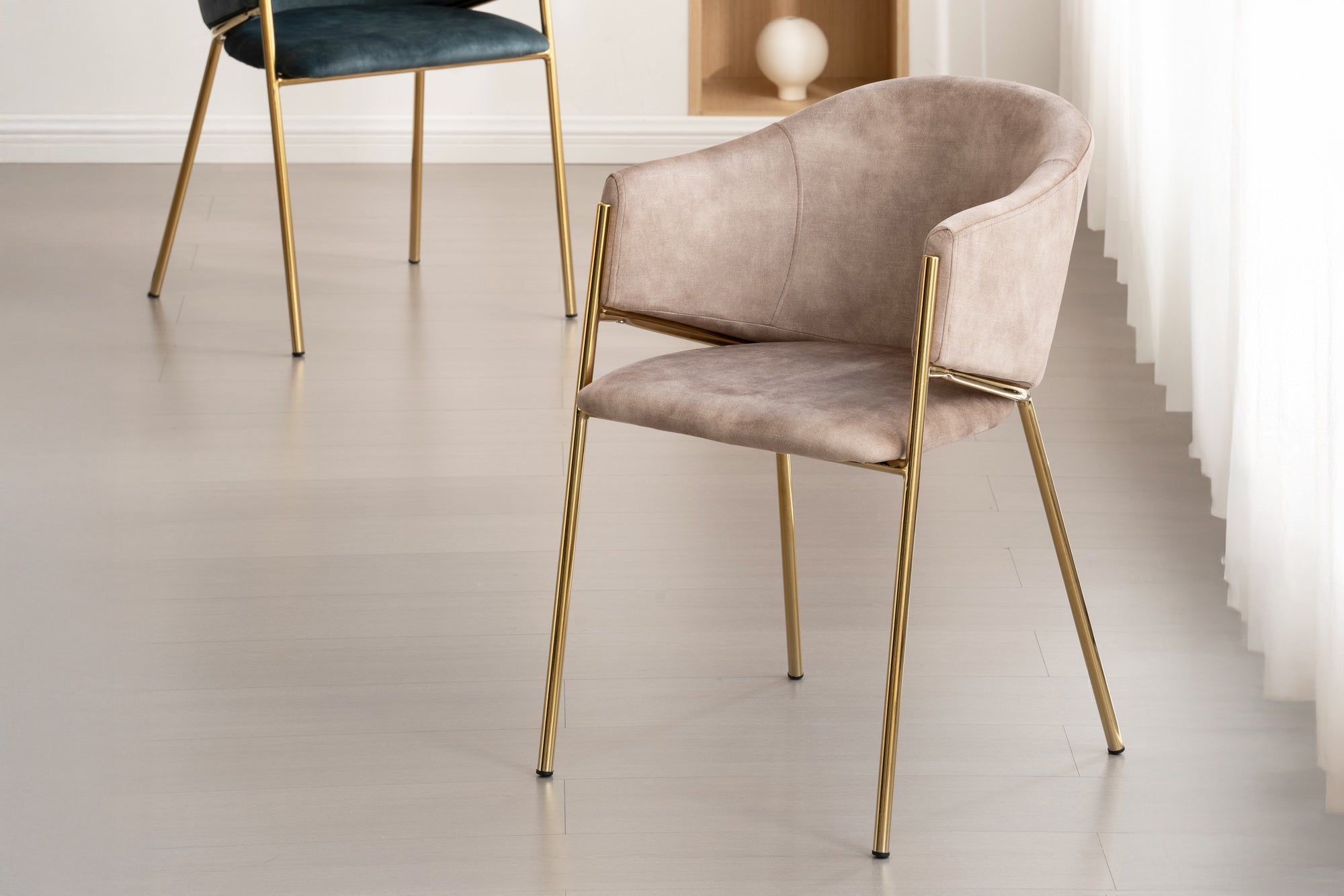 chair-design-noblesse-velours-beige-champagne-structure-metal-chrome-gold_47582 (inv)