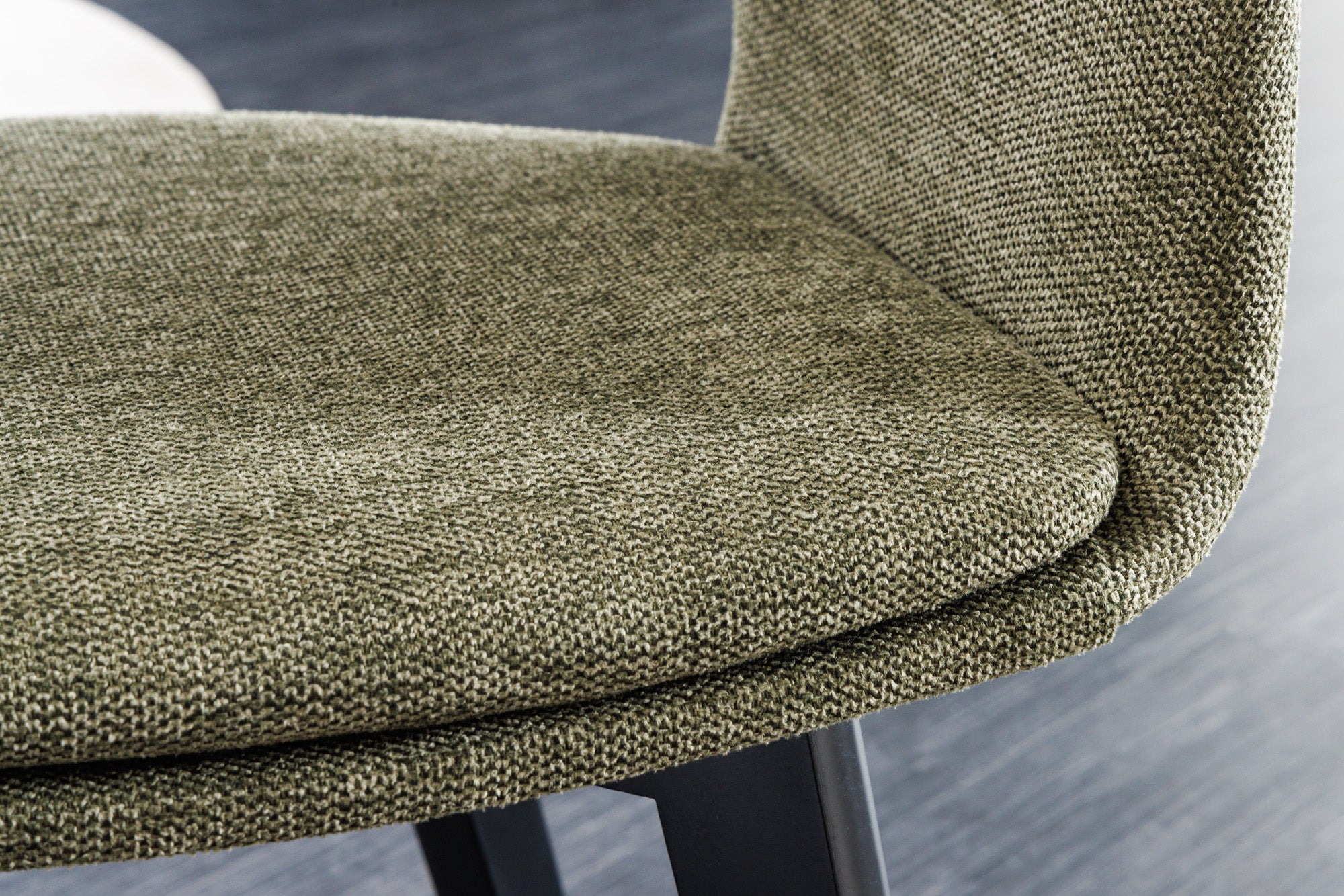 Juego de 2 sillas de diseño NORDIC STAR de tela estructurada verde en madera maciza negra con reposabrazos tapizados
