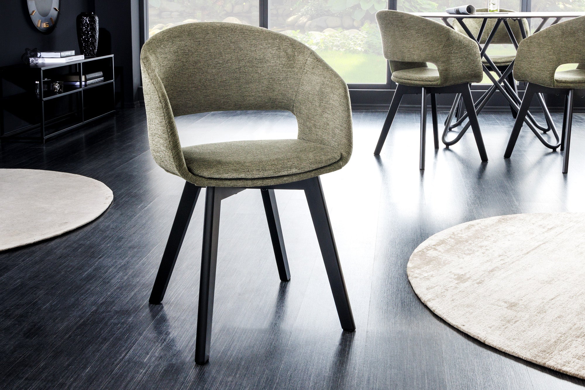 Juego de 2 sillas de diseño NORDIC STAR de tela estructurada verde en madera maciza negra con reposabrazos tapizados