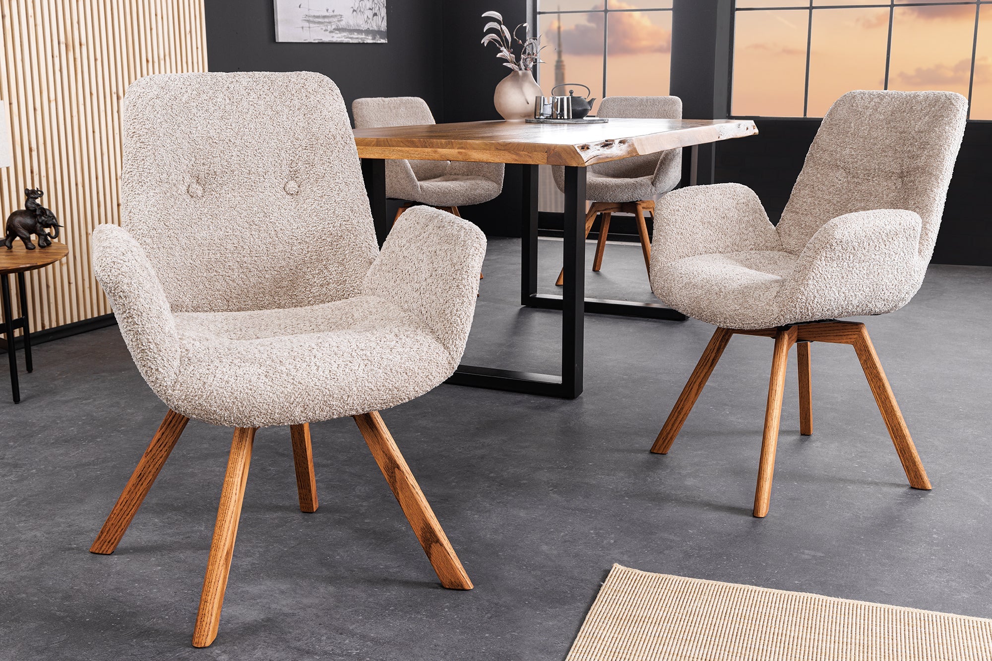 Lote de 2 sillas giratorias BALTIC de roble macizo beige con patas y reposabrazos de roble natural rizado