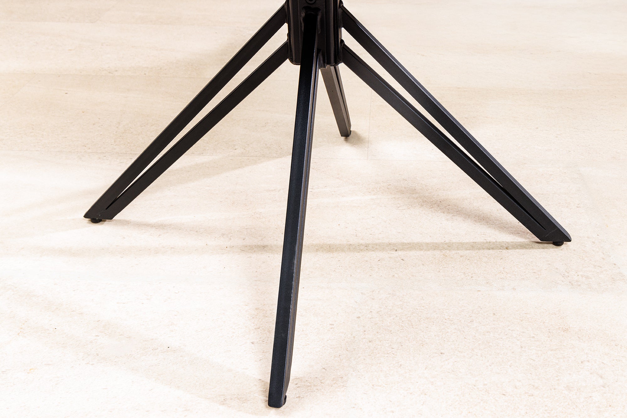 Lot de 2x chaises design pivotante EUPHORIA en cuir véritable noir, structure en métal avec accoudoirs