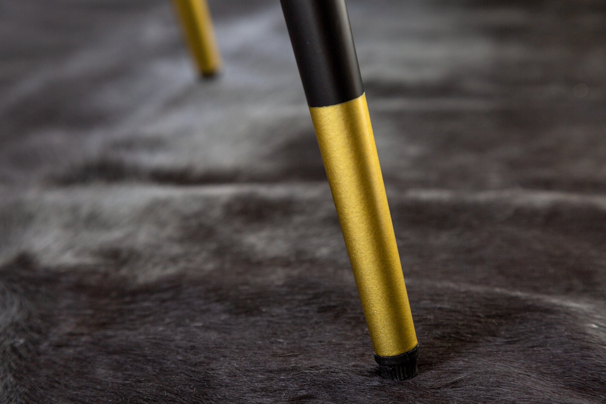 Lot de 2x chaises design PRÊT-À-PORTER en velours gris motif floral et embouts de pieds dorés