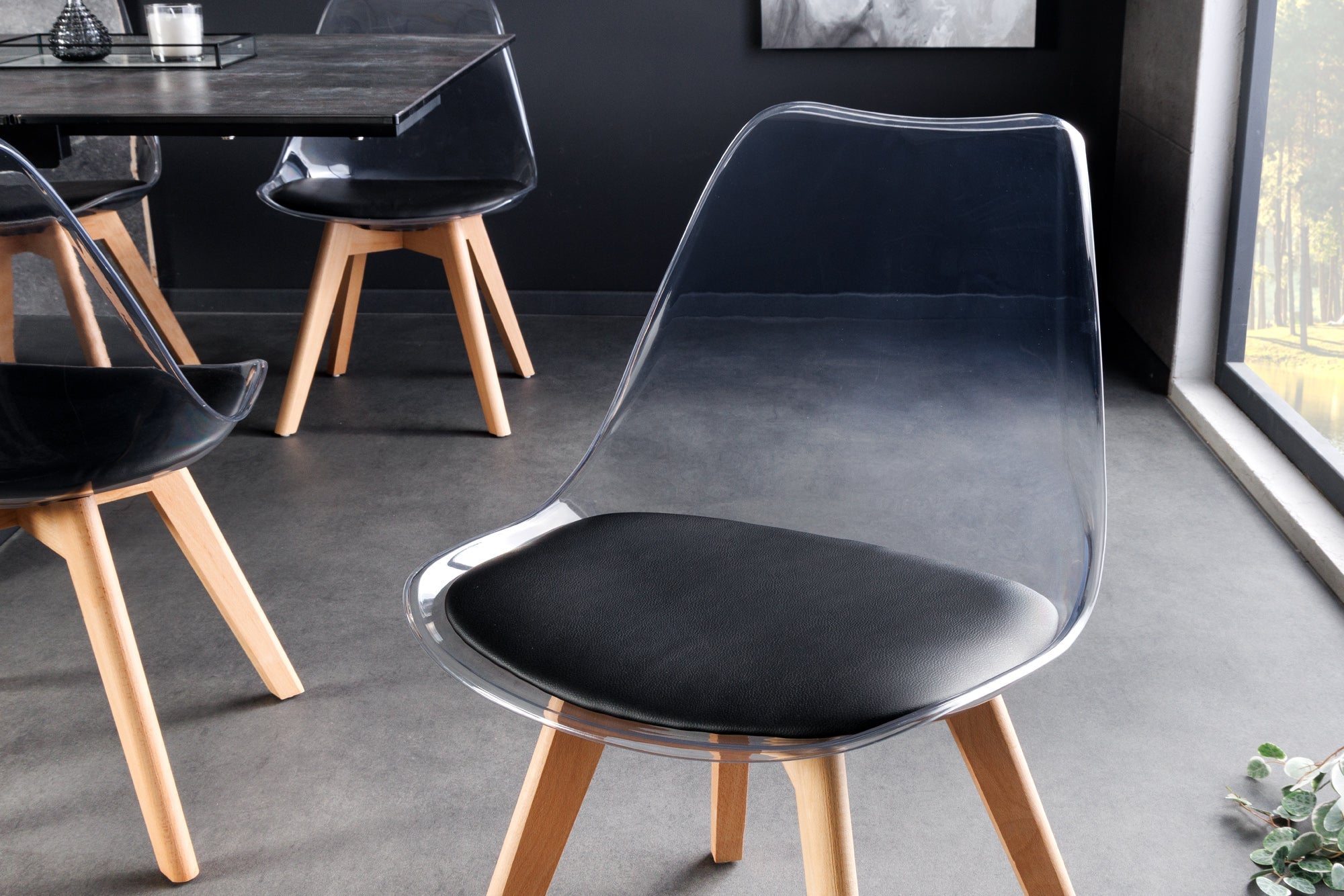 Juego de 2 sillas de diseño SCANDINAVIA MEISTERSTÜCK de plástico negro transparente y madera de haya natural