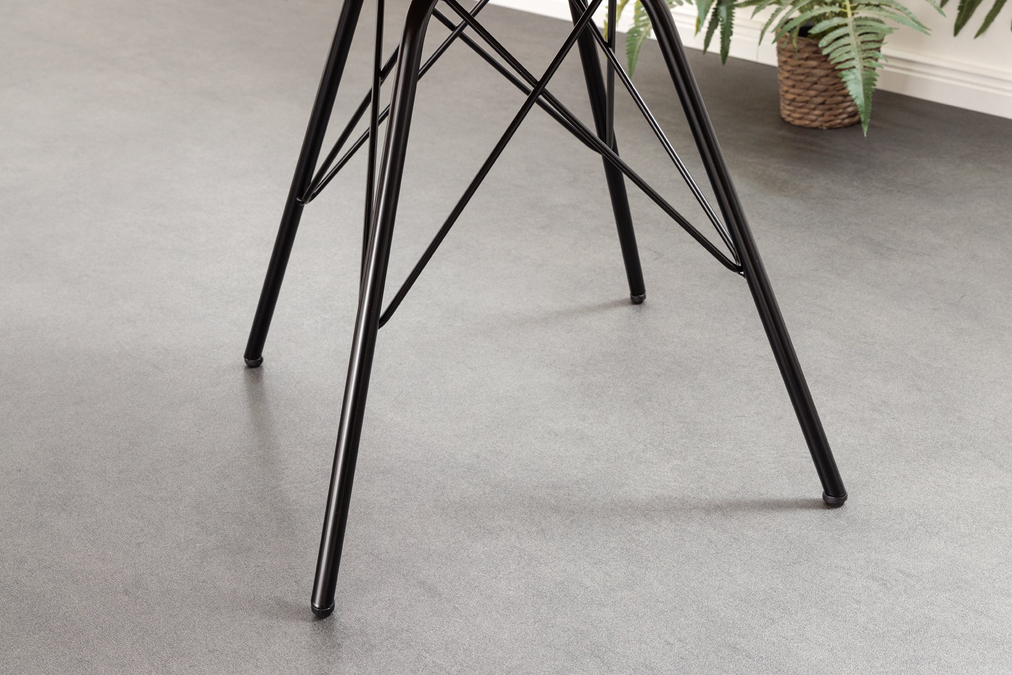 Lote de 2x sillas de diseño SCANDINAVIA MEISTERSTÜCK pana verde estructura de metal negro