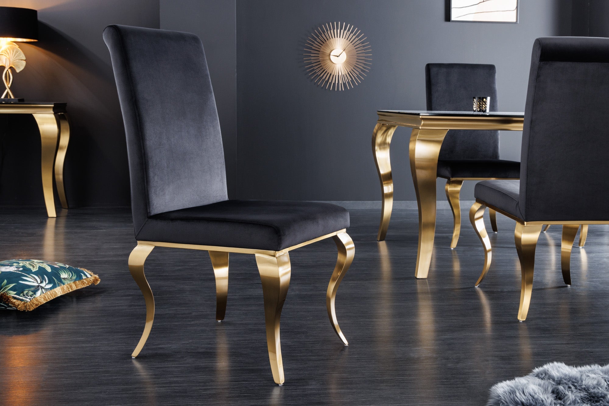 Lote de 2 elegantes sillas MODERN BAROCK de terciopelo negro, patas de acero inoxidable