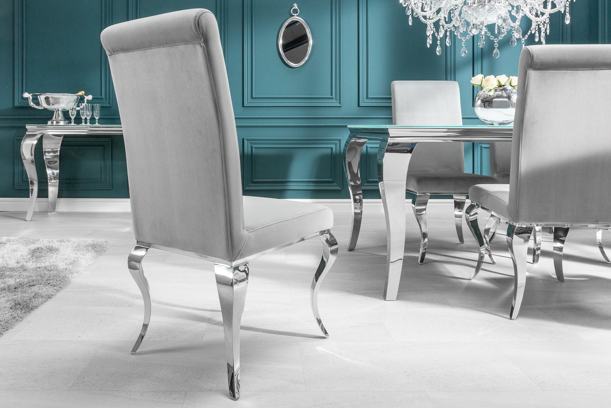 Lote de 2 elegantes sillas barrocas modernas de terciopelo gris noble, patas de acero inoxidable