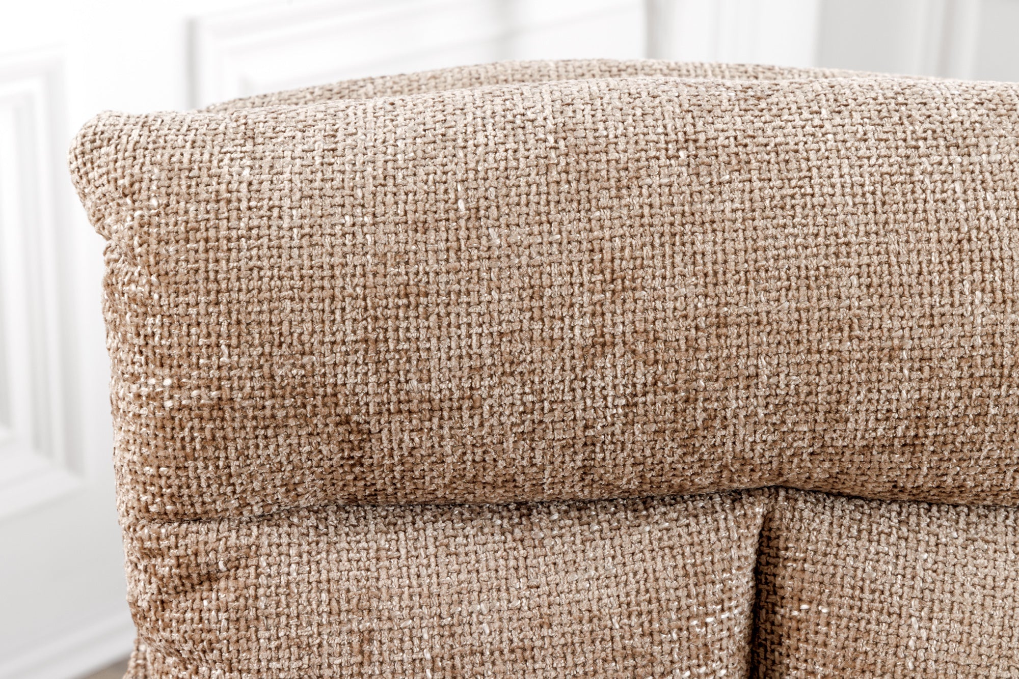 Lote de 2 sillas giratorias BIG GEORGE de tela texturizada beige con reposabrazos de metal negro