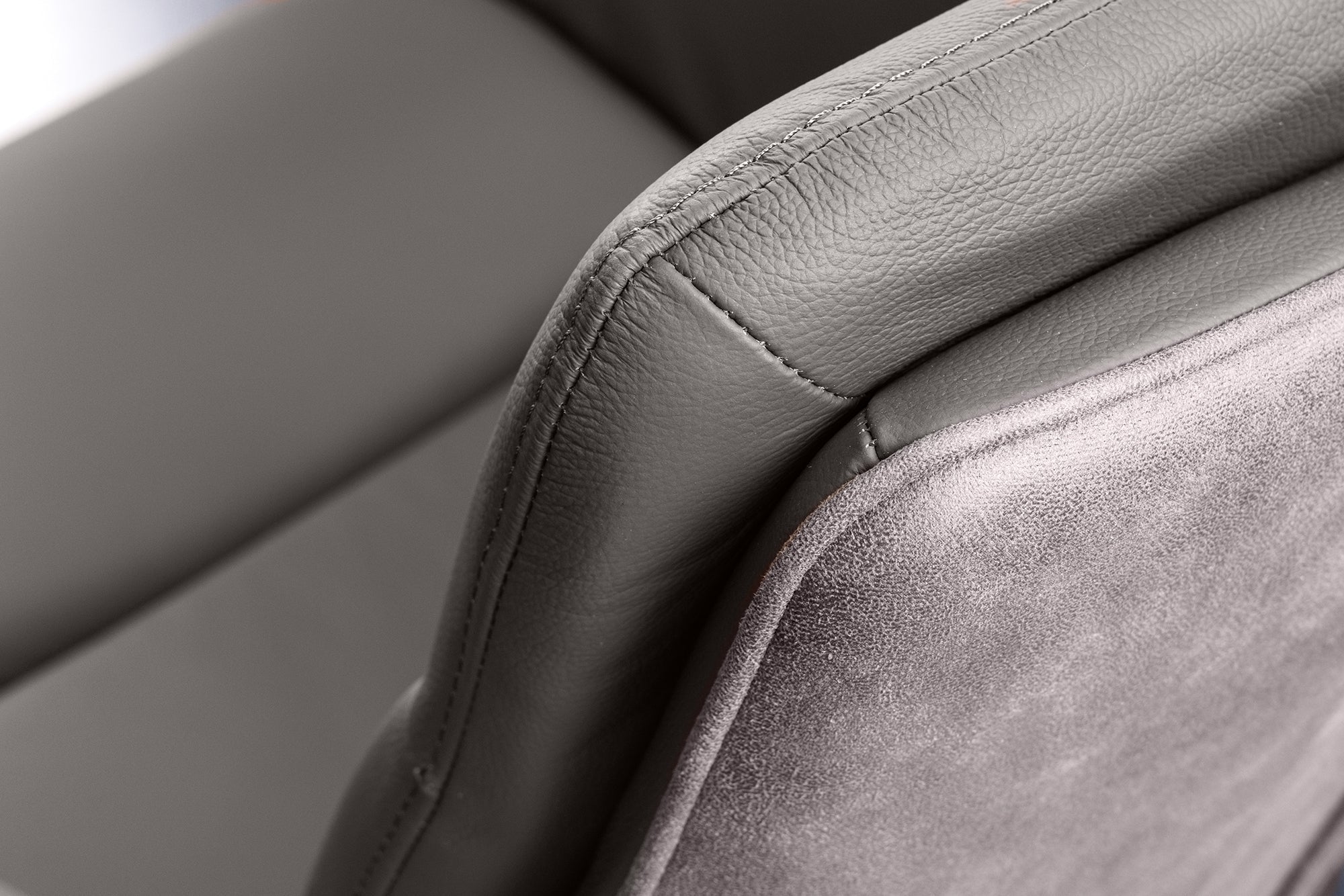 BIG GEORGE sillón giratorio de piel microfibra color topo con reposabrazos retro