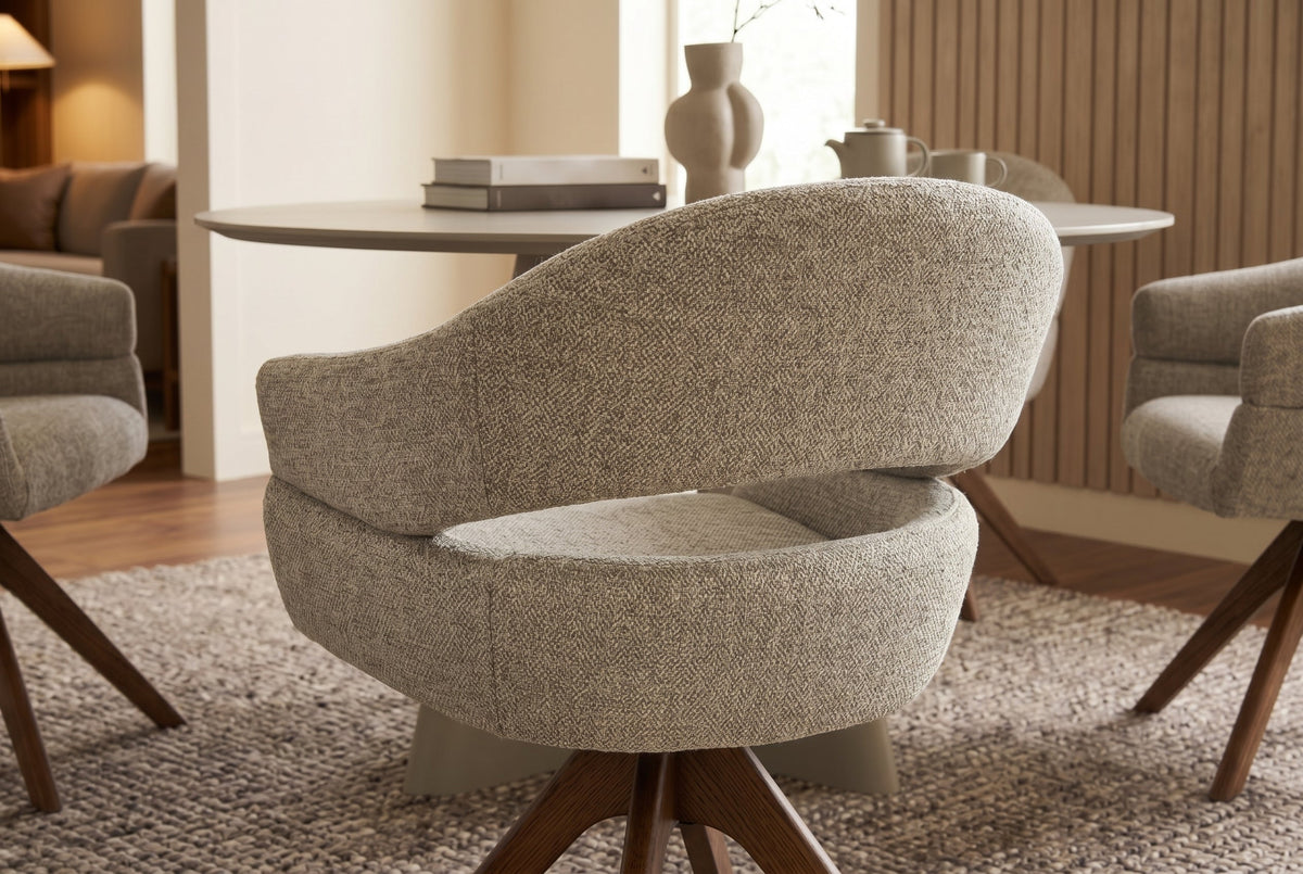 Chaise pivotante ORGANIKO taupe beige tissu structuré piètement en bois de noyer avec accoudoirs