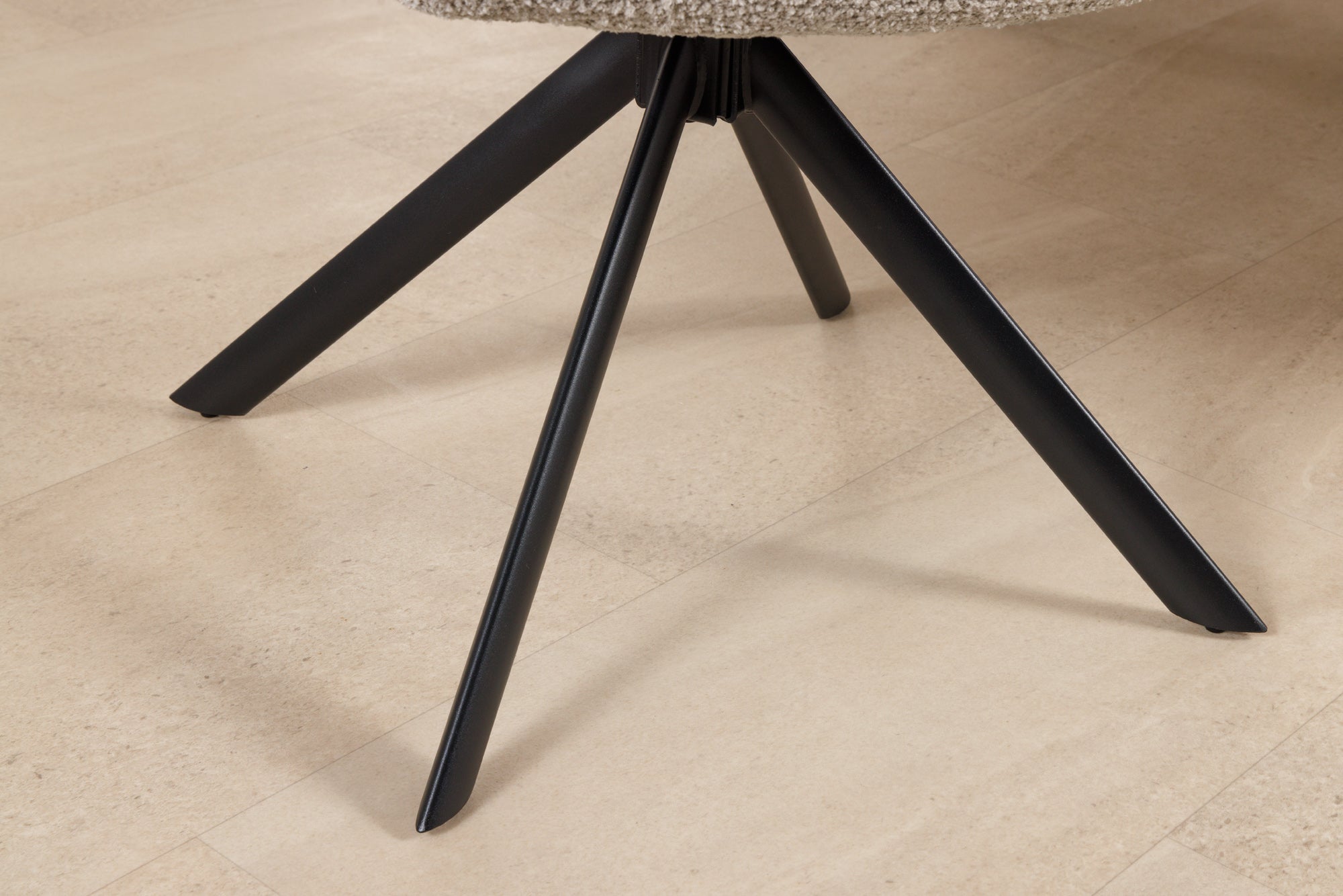 Lote de 2 sillas giratorias PAPILLON beige con reposabrazos, estructura de metal negro