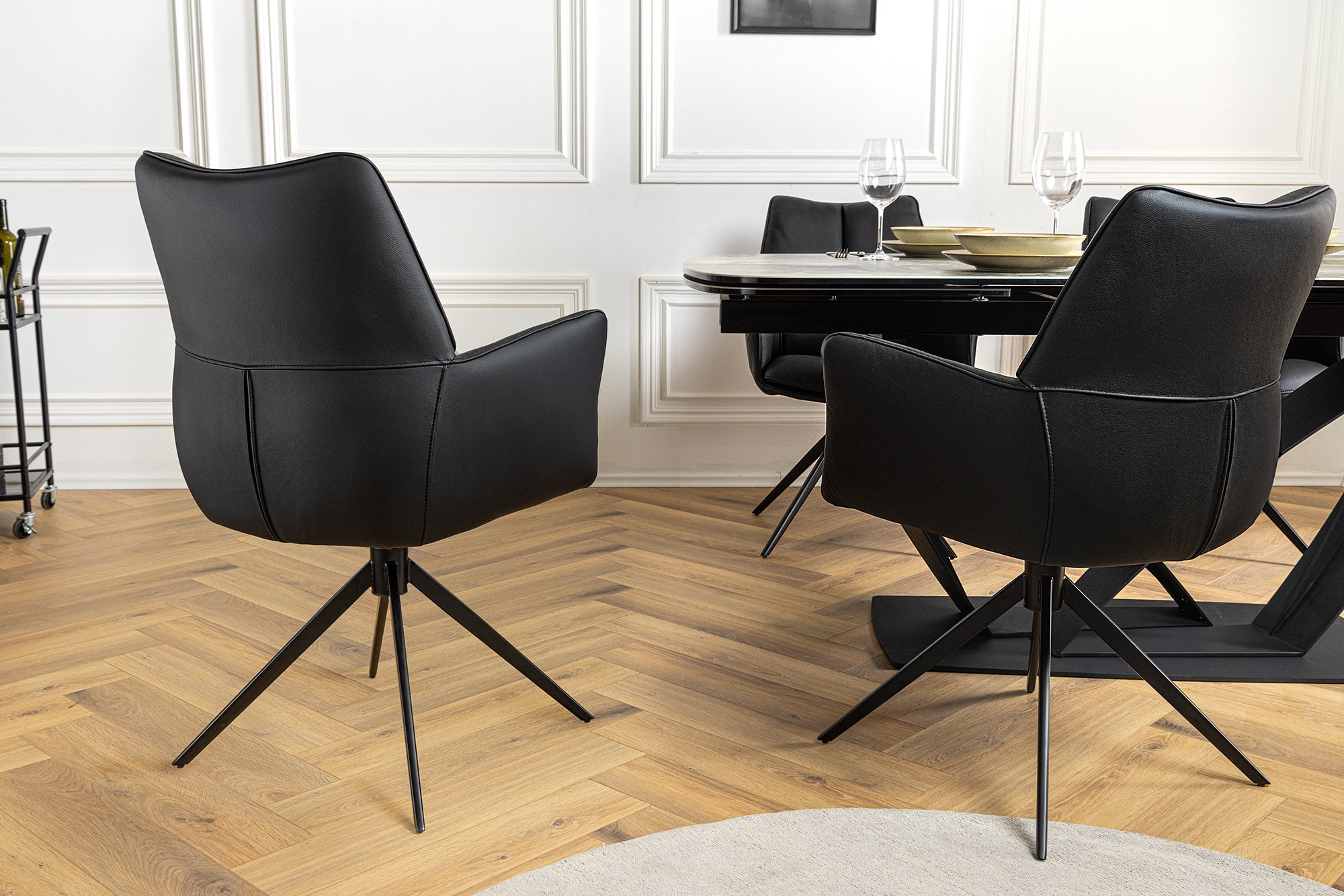 Lote de 2 sillones giratorios PAPILLON de piel auténtica negra con reposabrazos, estructura negra