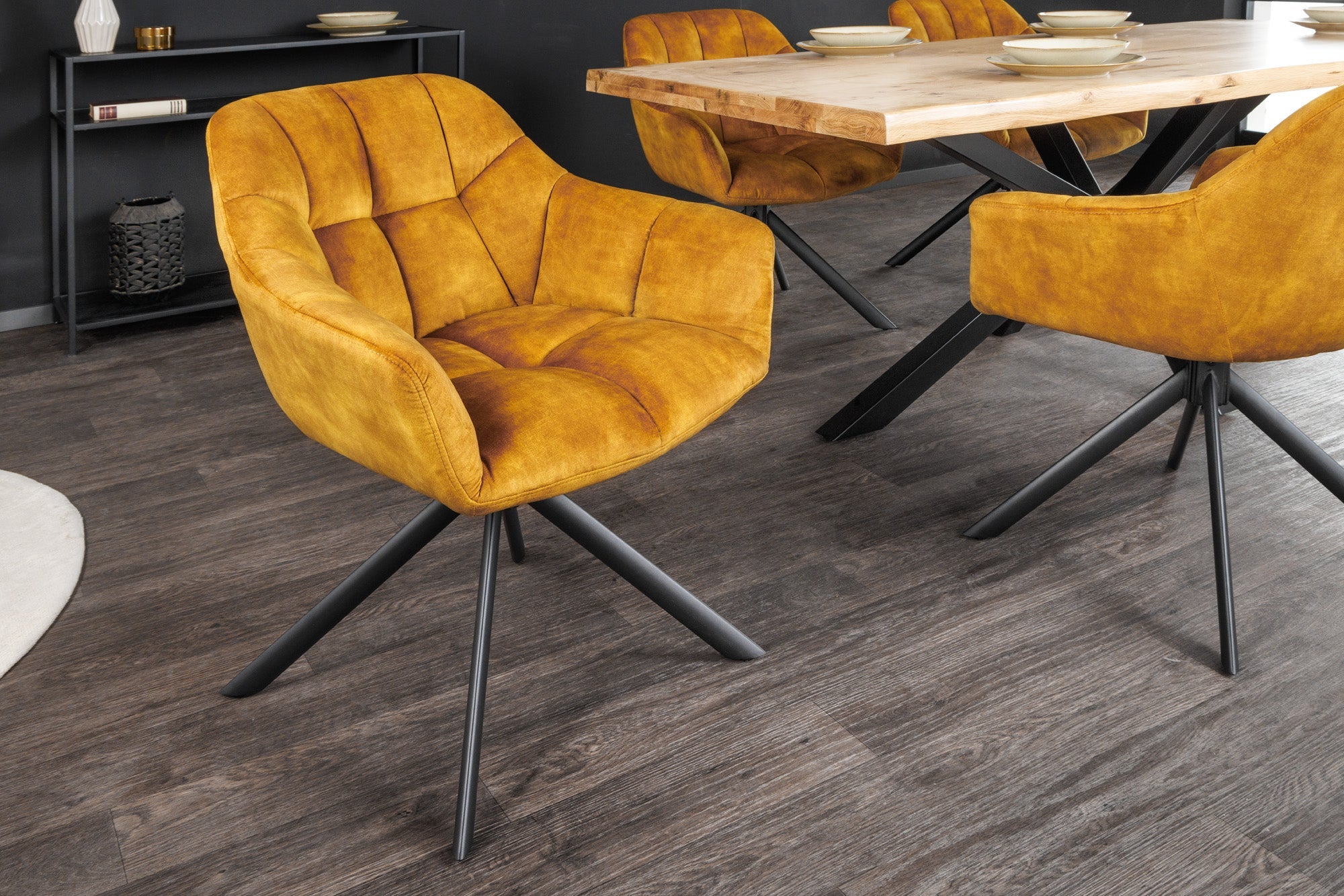 Lote de 2x sillones giratorios PAPILLON terciopelo amarillo mostaza patas de metal negro apoyabrazos