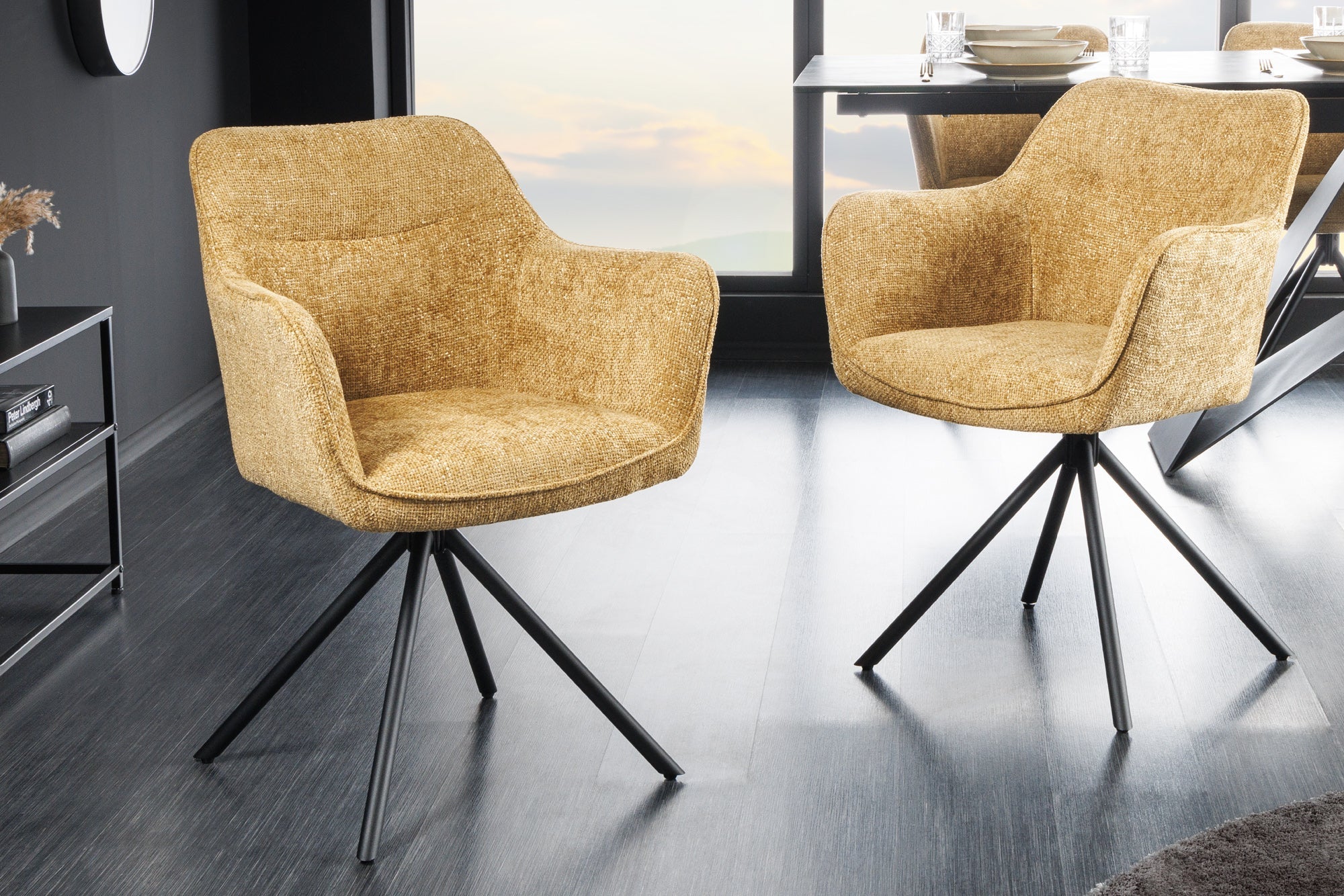 silla giratoria-verona-tejido-textura-amarillo-mostaza-con-apoyabrazos-y-pies-metal-negro_44159 (inv)