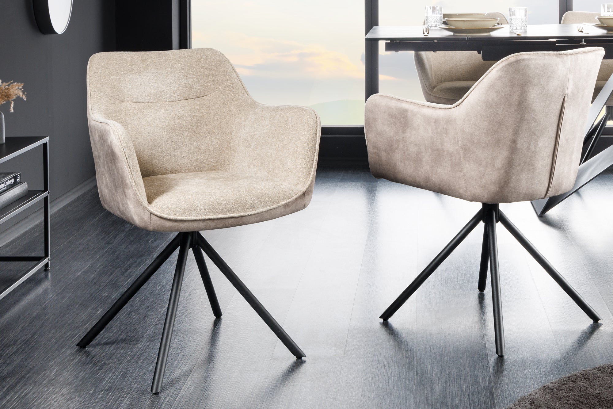 Lote de 2 sillas giratorias VERONA de tela con textura de terciopelo beige champán y reposabrazos con patas de metal negro