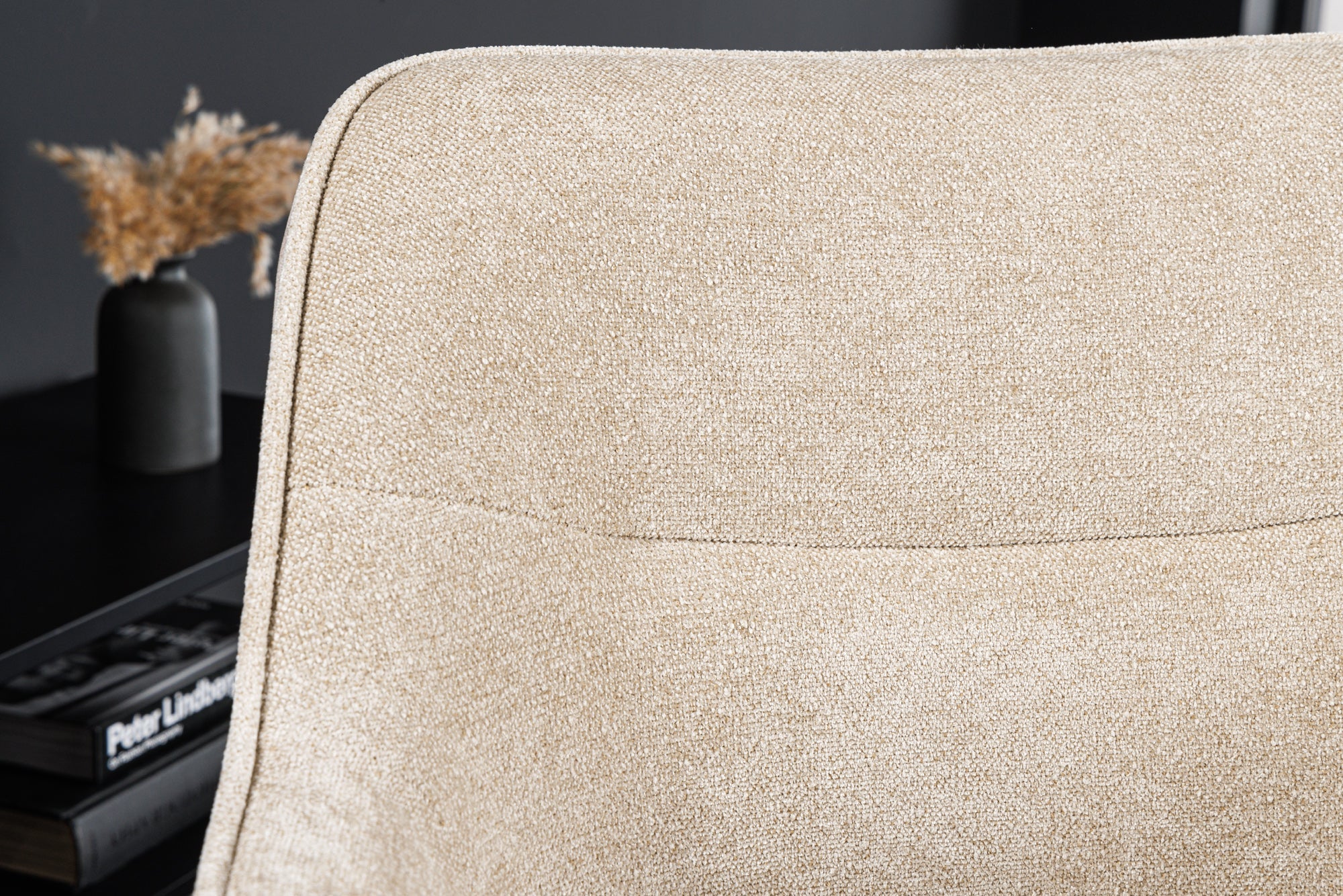 Lote de 2 sillas giratorias VERONA de tela con textura de terciopelo beige champán y reposabrazos con patas de metal negro