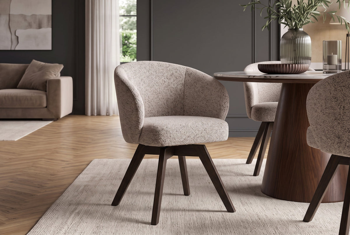Chaise pivotante WALKÜRE beige bois de chêne avec ressorts ensachés et accoudoir noyer