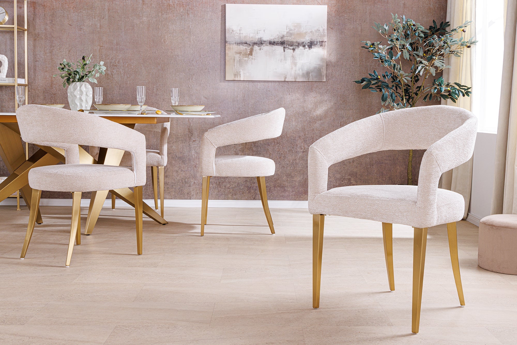 Lote de 2 sillas escandinavas BOUTIQUE en tejido texturizado beige con acabado en metal dorado champán cepillado