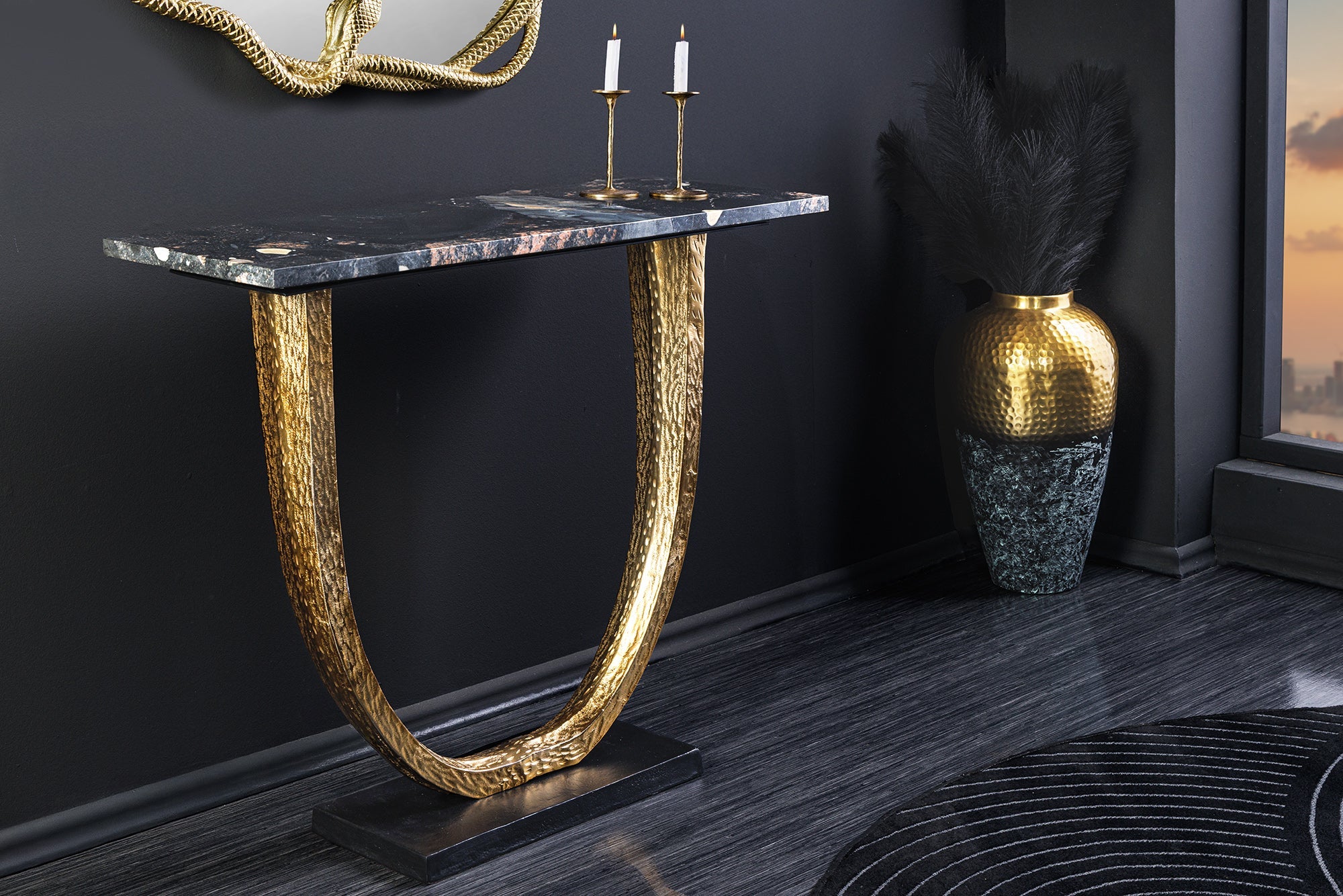 Consola artesanal OMEGA 80cm mármol negro metal dorado