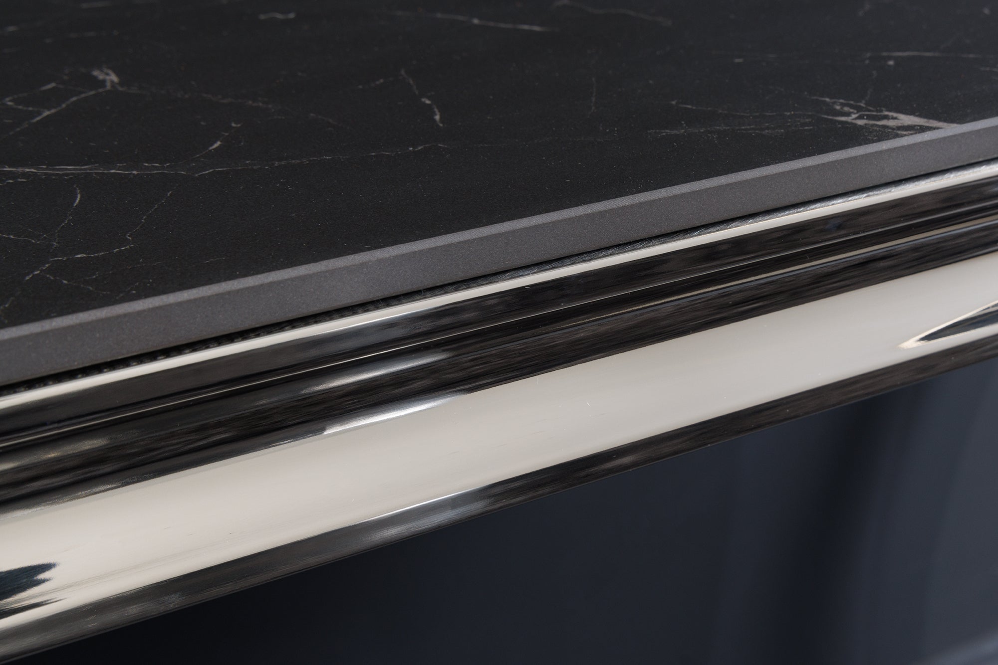 Consola de diseño MODERNE BAROQUE 140cm negro antracita cromo cerámica mármol