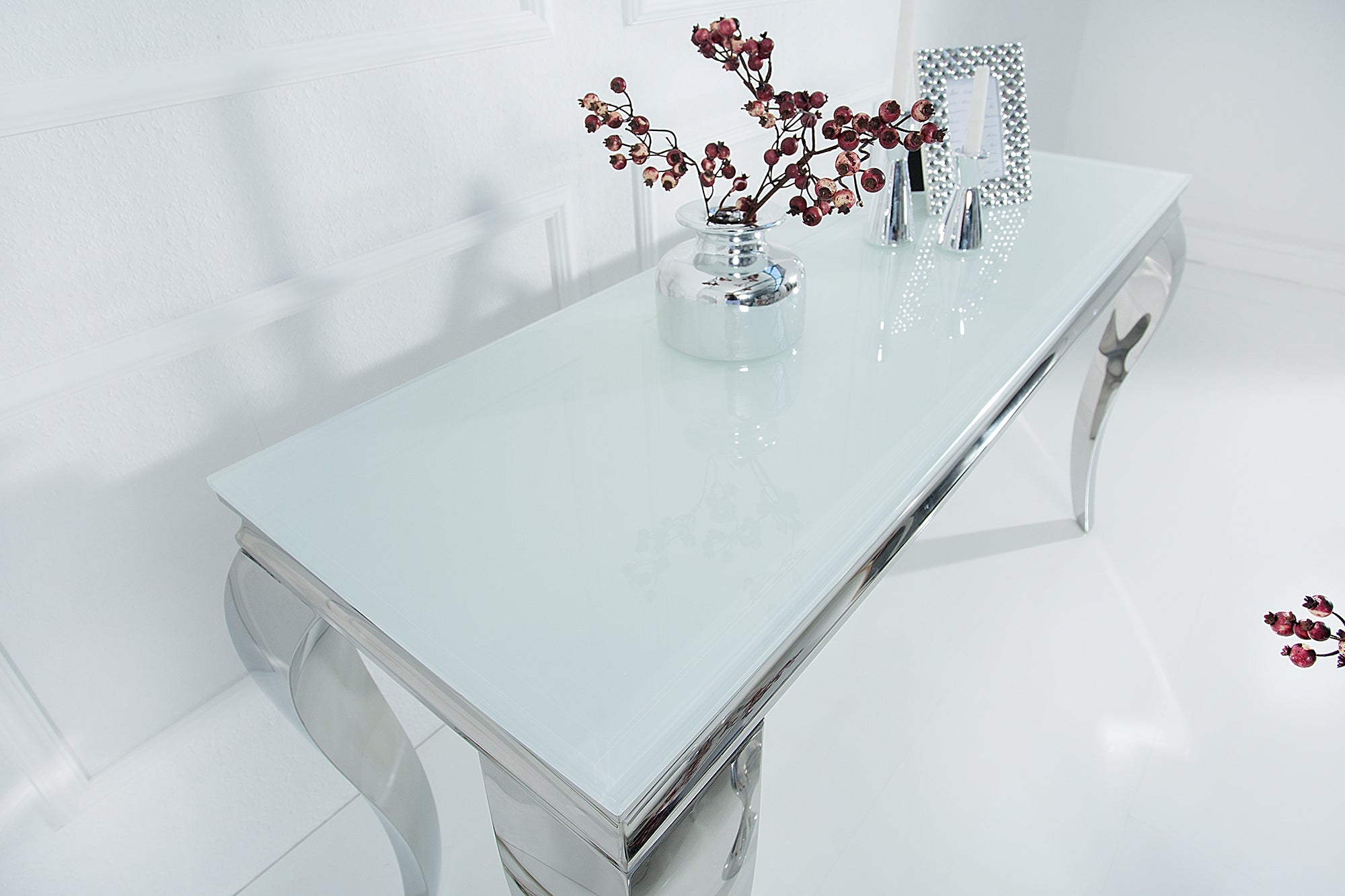 Elegante consola moderna de estilo barroco de 145 cm, cristal opal blanco, patas de acero inoxidable