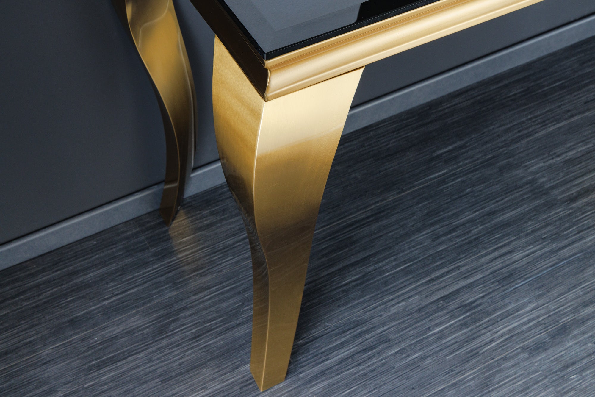 Elegante consola moderna de estilo barroco de 145 cm, cristal opal negro, patas de acero inoxidable