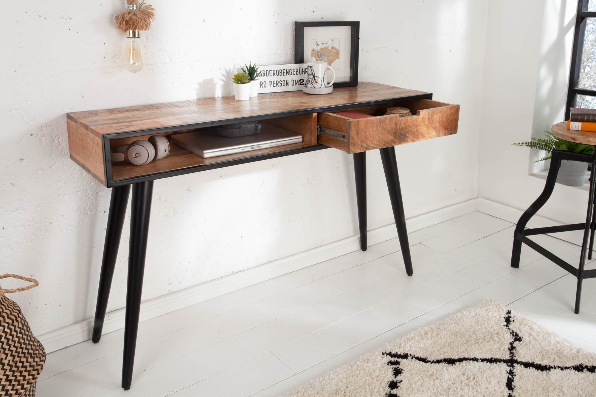 INDUSTRIAL Consola industrial de madera de mango de 120 cm con patas negras