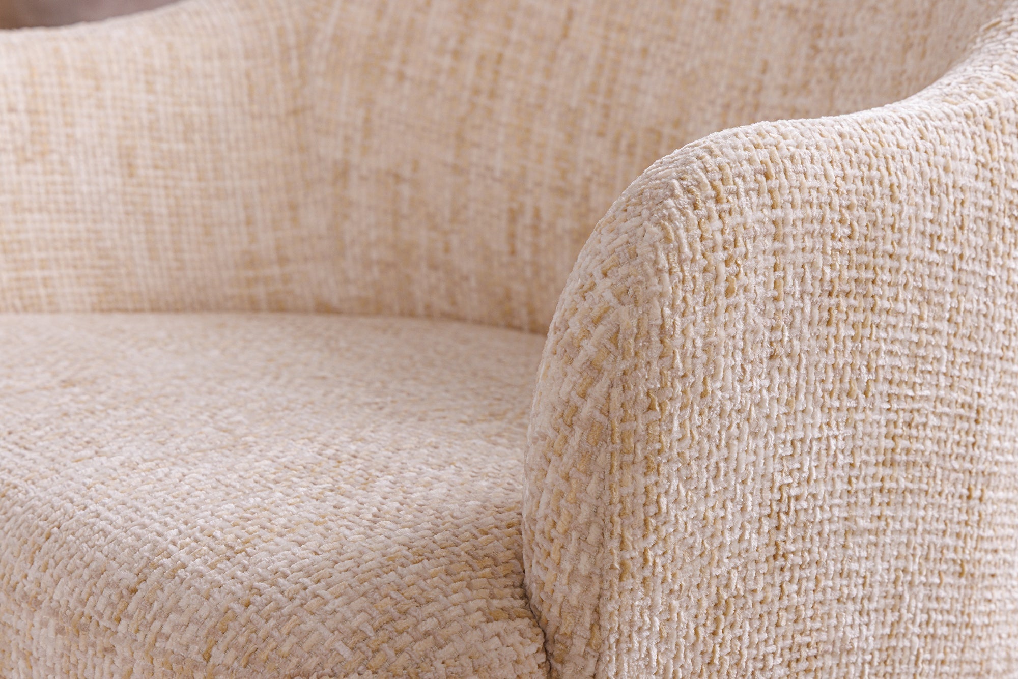 Lote de 2 sillones EXTRAVAGANCIA con reposabrazos en metal dorado champán cepillado Tela de chenilla beige